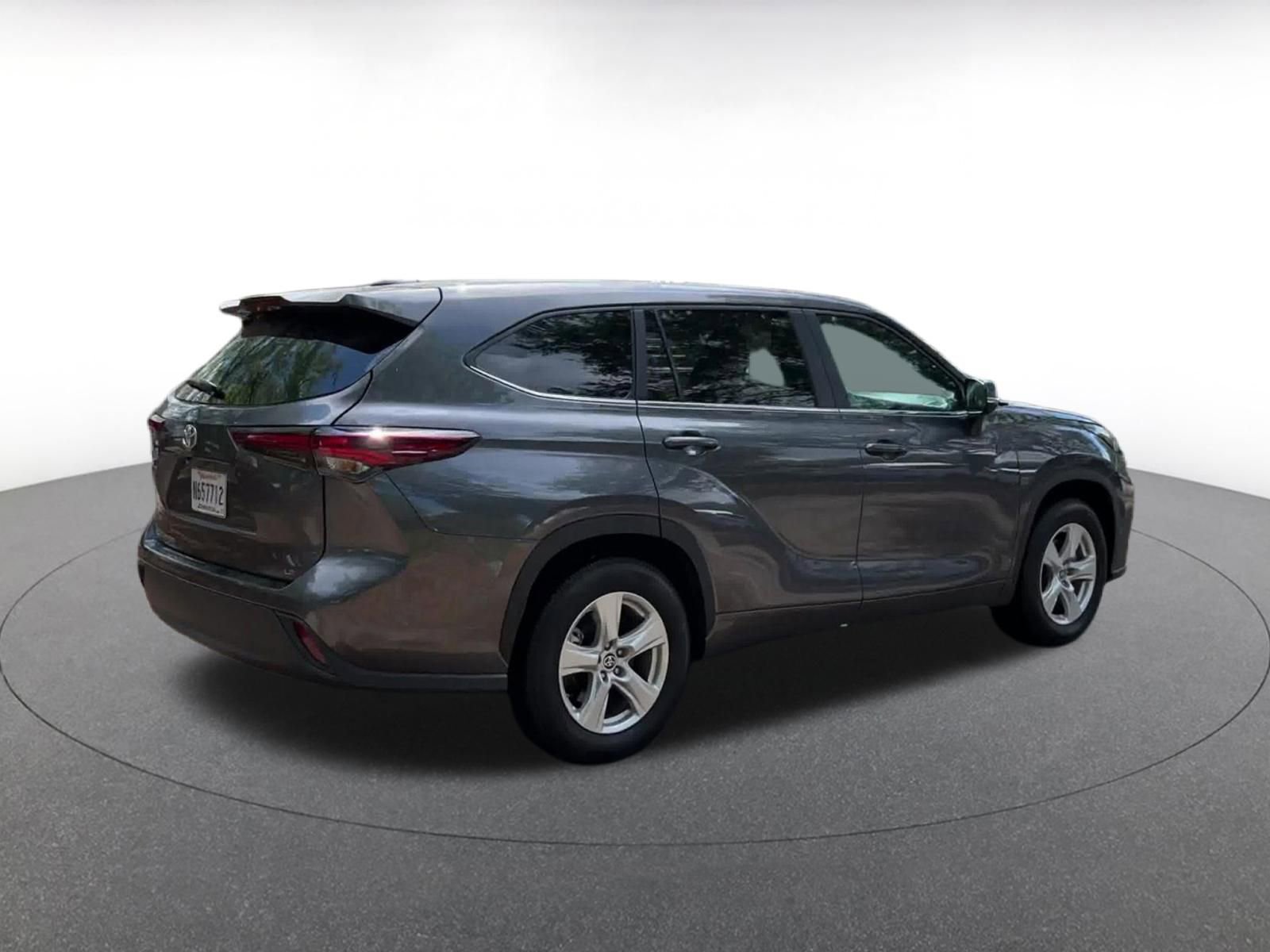 Thumbnail: 2025 Toyota Highlander - 15