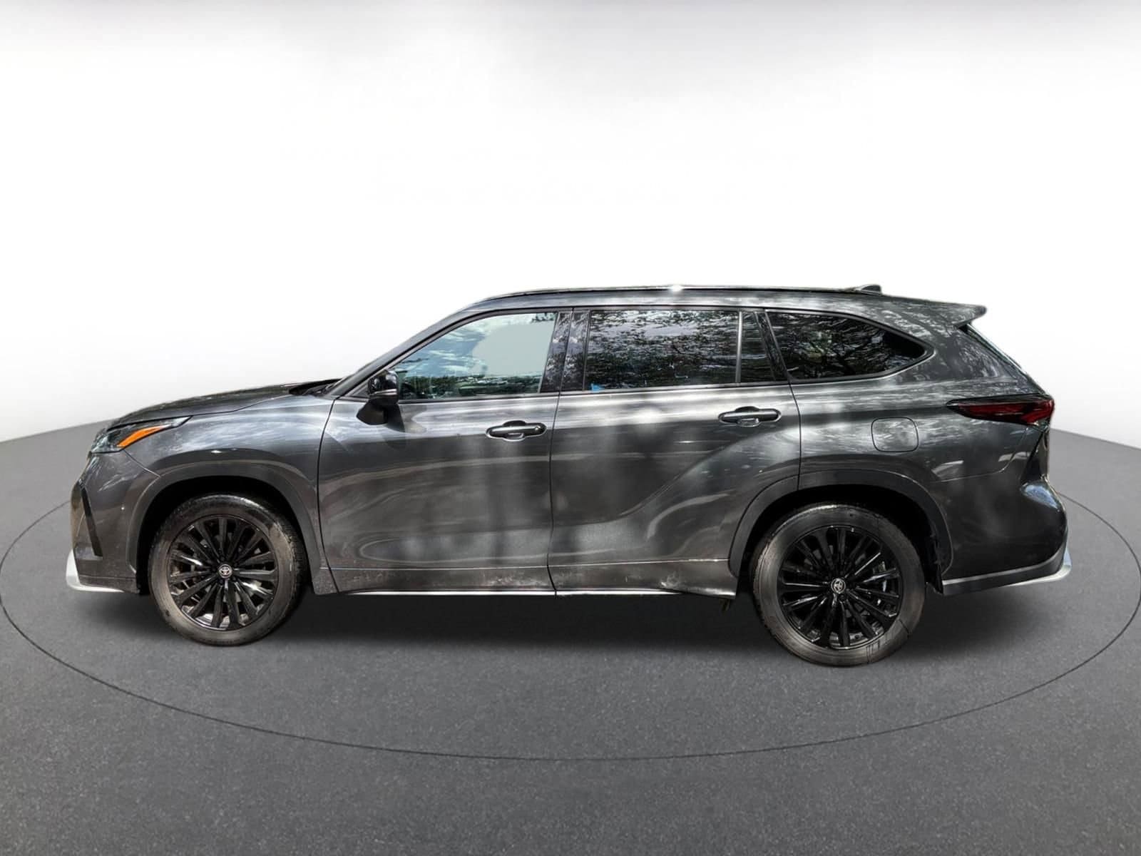 Thumbnail: 2025 Toyota Highlander - 8