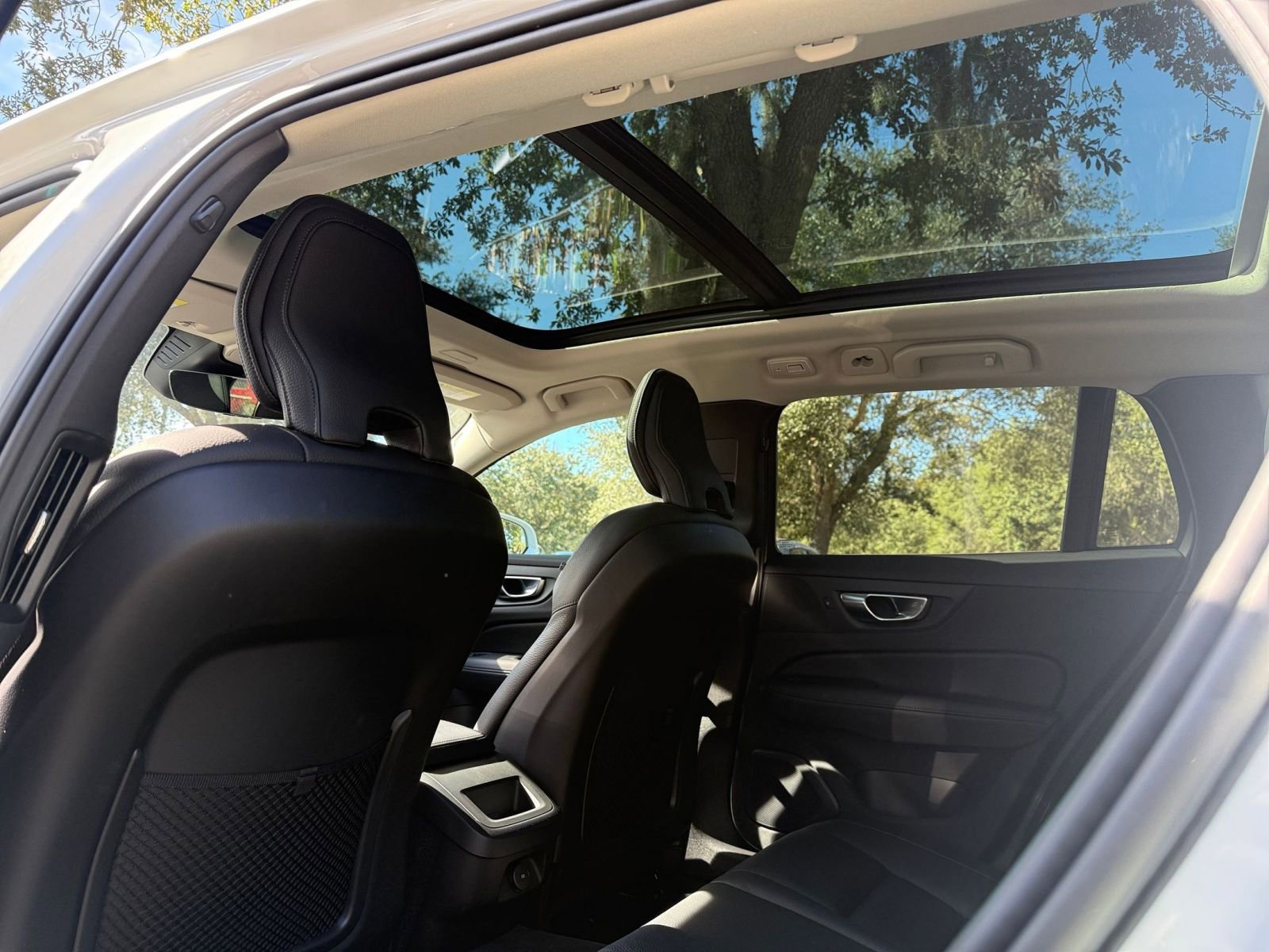 Thumbnail: 2025 Volvo S60 - 22