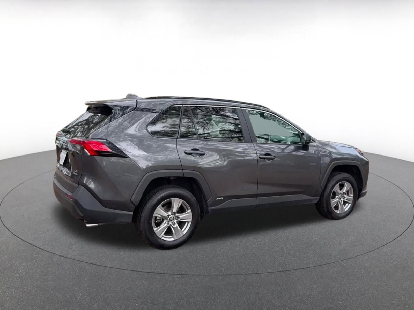 Thumbnail: 2025 Toyota RAV4 - 15