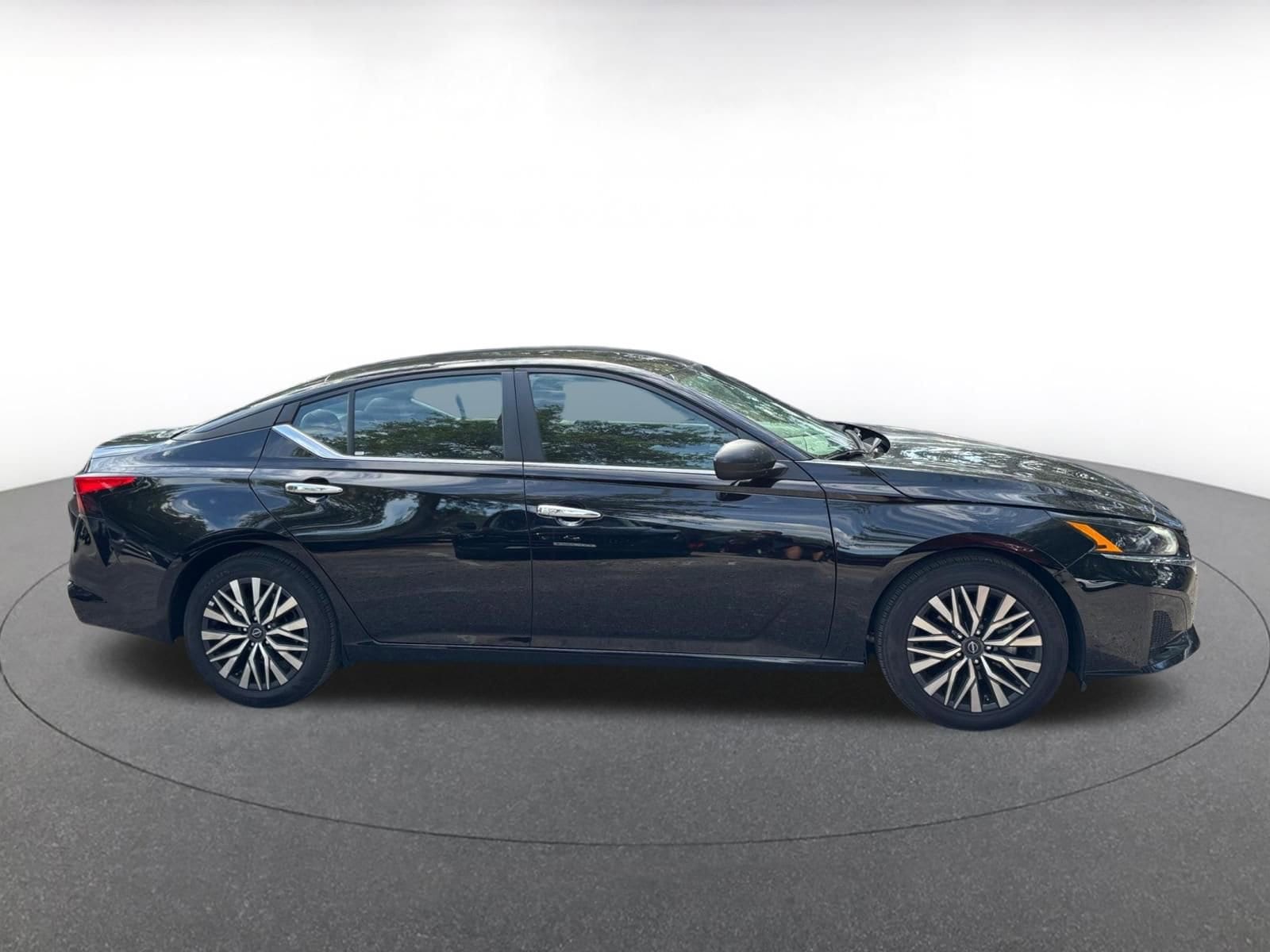 Thumbnail: 2025 Nissan Altima - 8