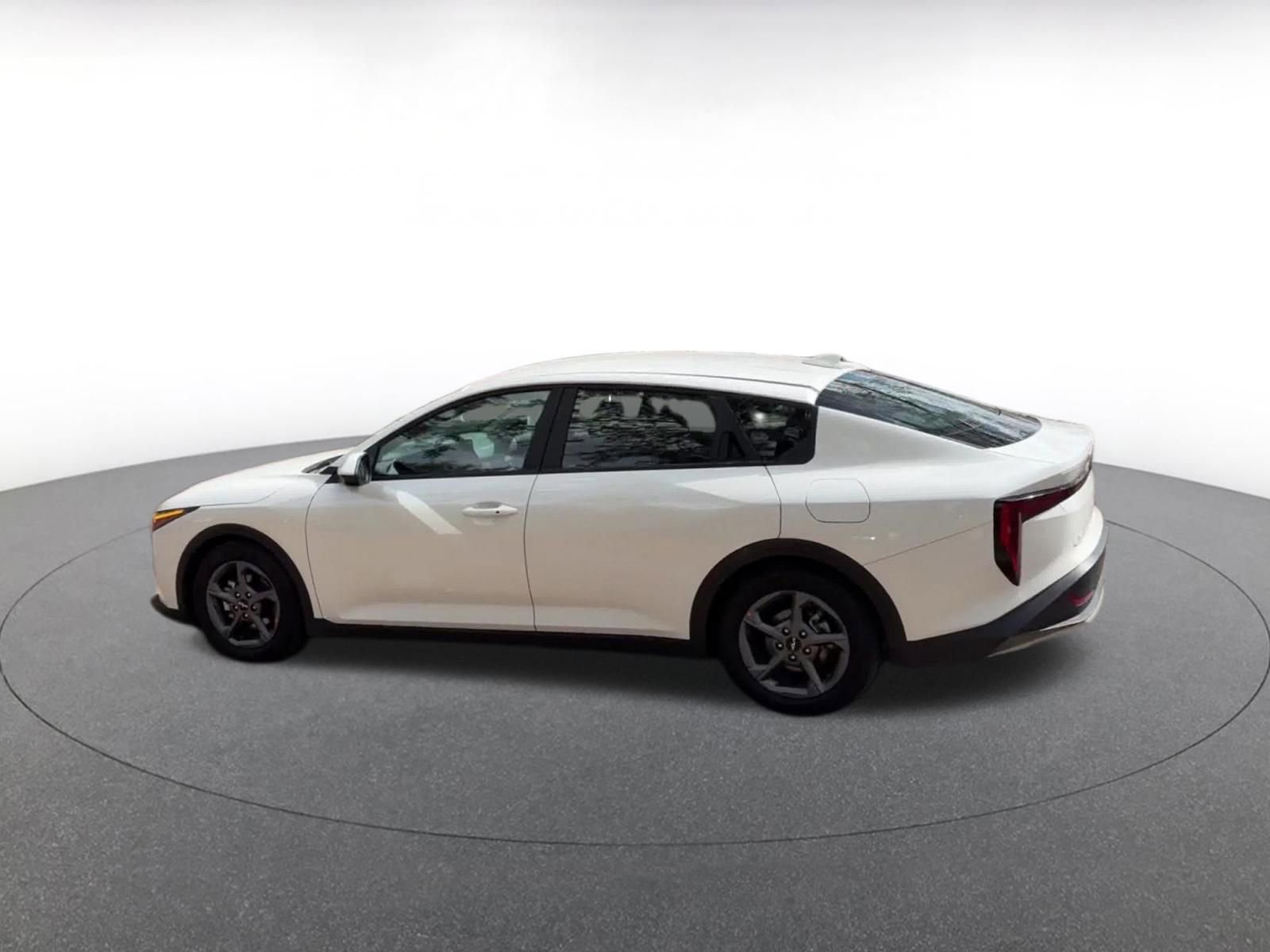 Thumbnail: 2025 Kia K4 - 10