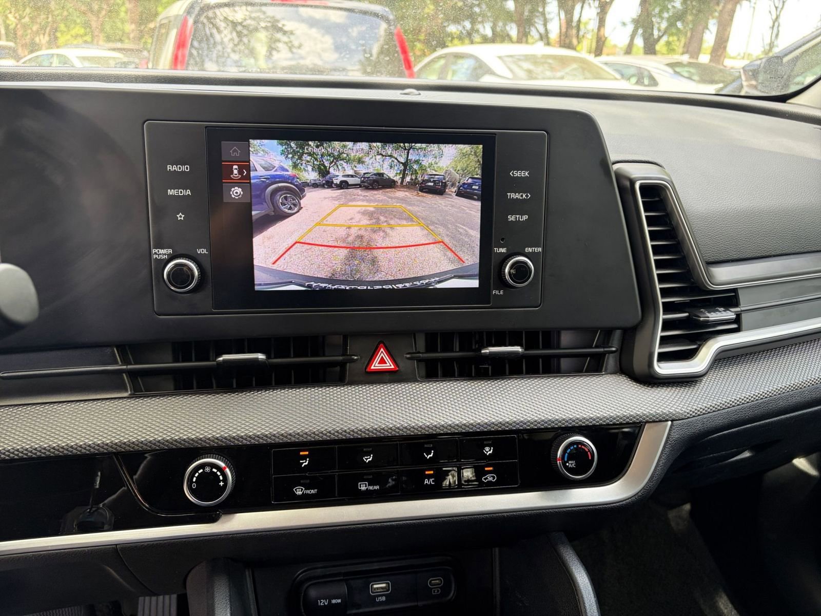 Thumbnail: 2024 Kia Sportage - 17