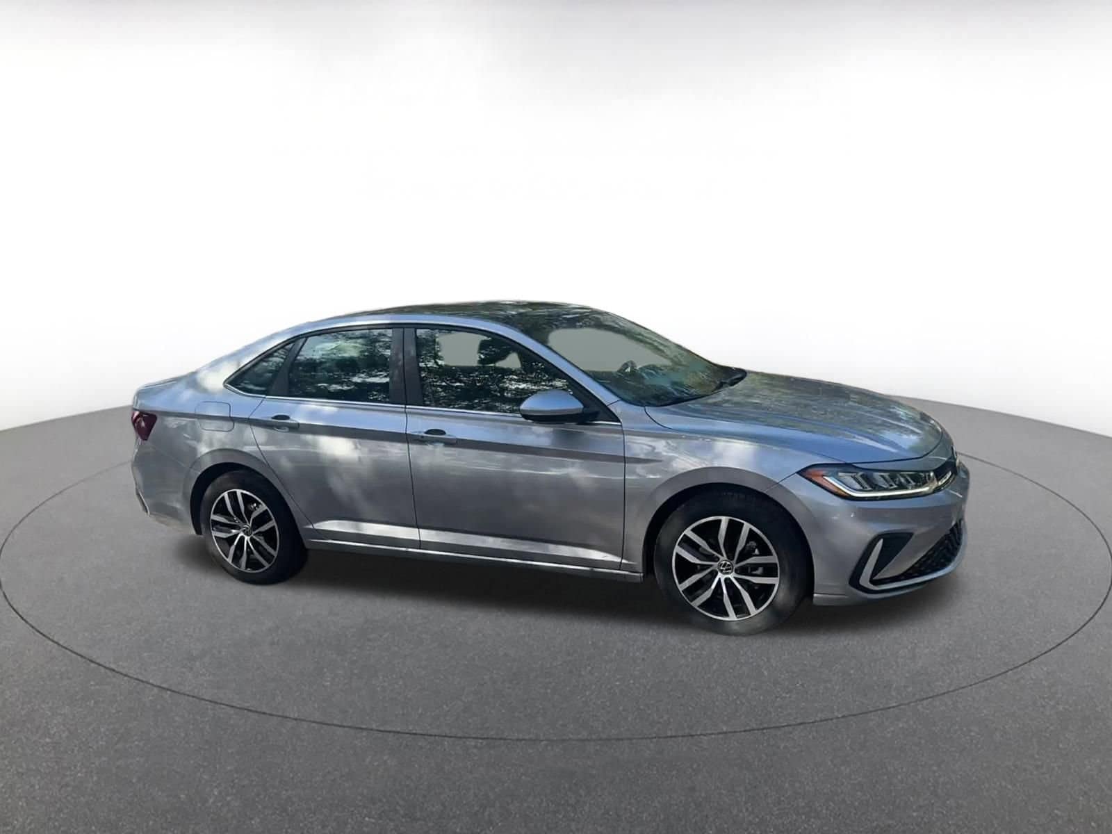 Thumbnail: 2025 Volkswagen Jetta - 2