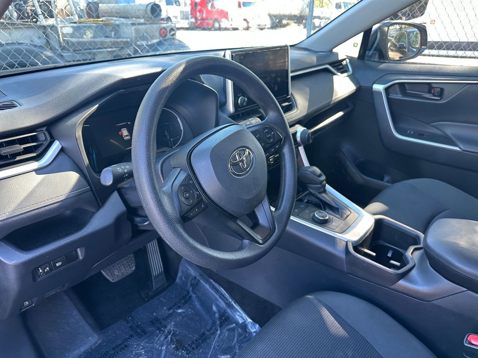 Thumbnail: 2025 Toyota RAV4 - 33