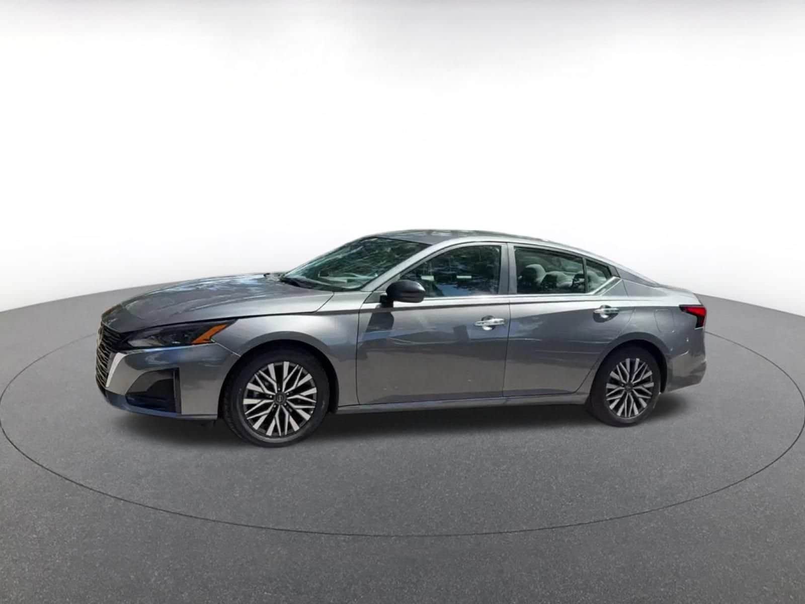 Thumbnail: 2025 Nissan Altima - 8
