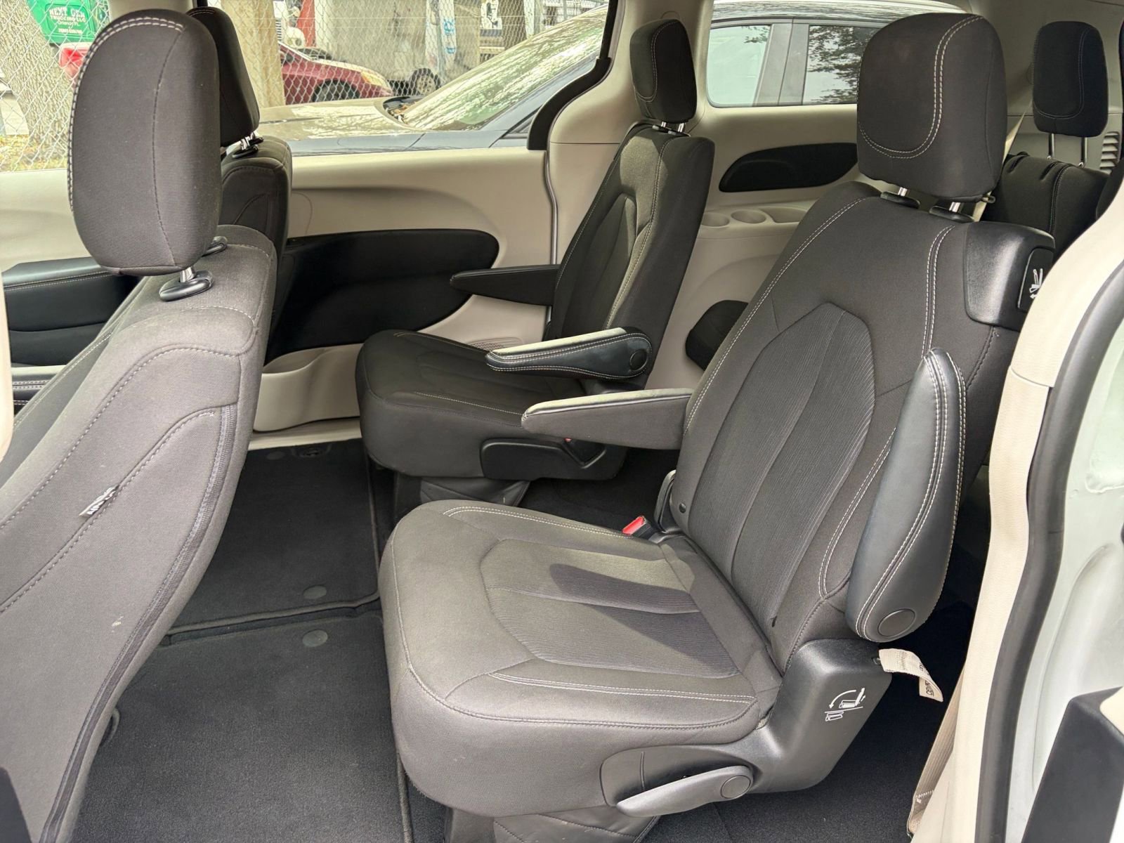 Thumbnail: 2023 Chrysler Voyager - 33