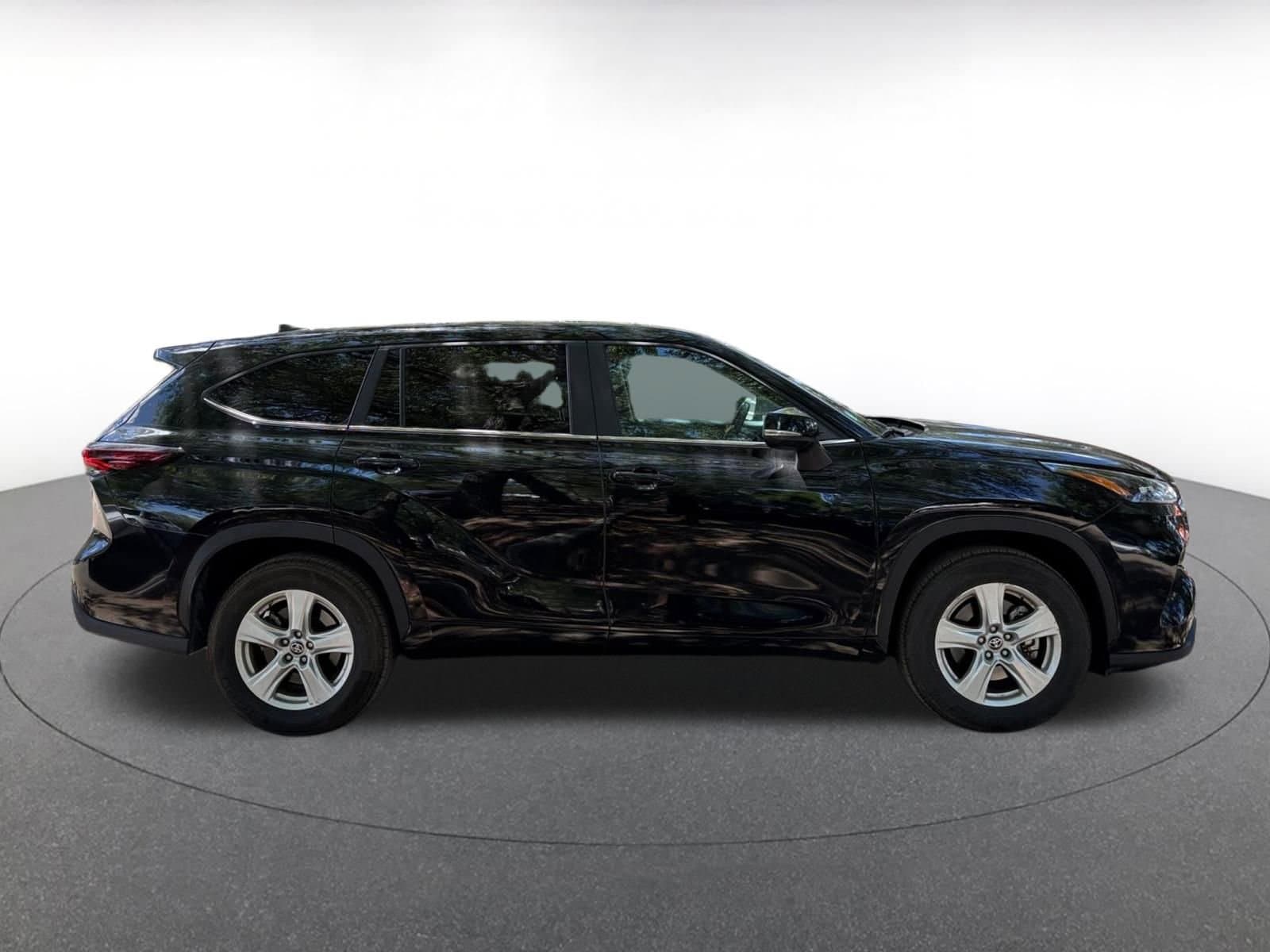 Thumbnail: 2025 Toyota Highlander - 8