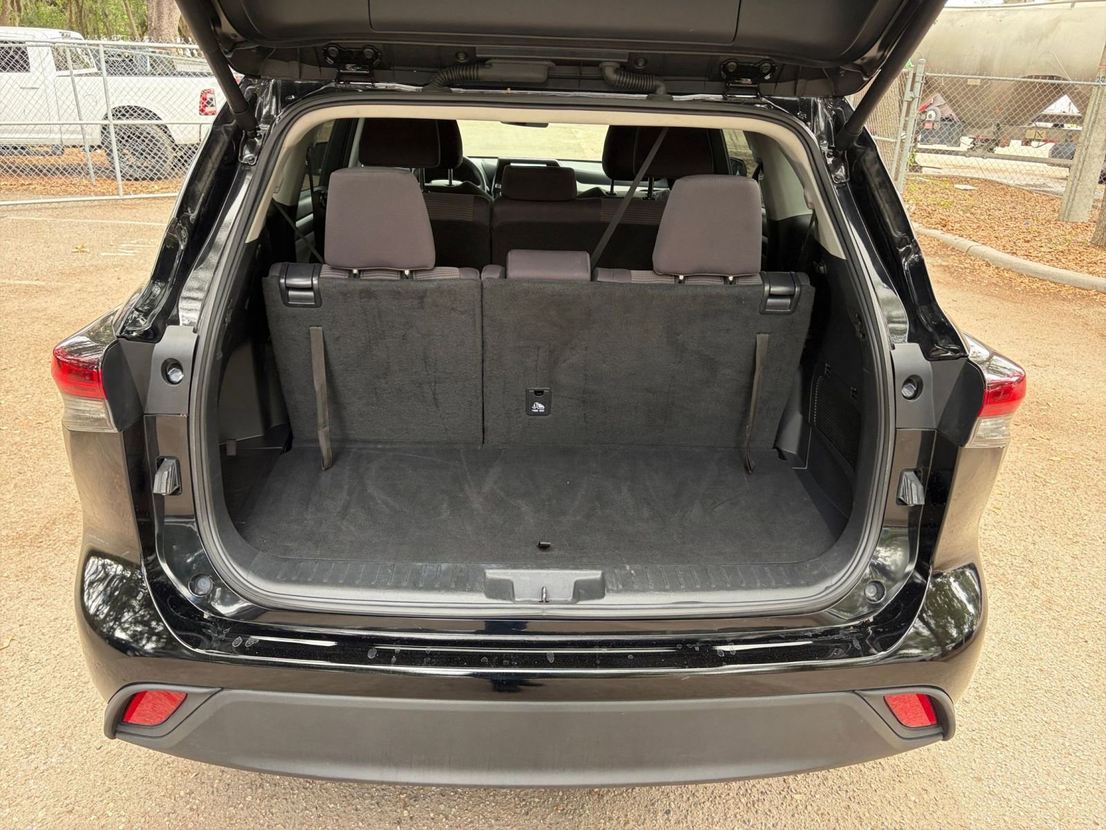 Thumbnail: 2025 Toyota Highlander - 34