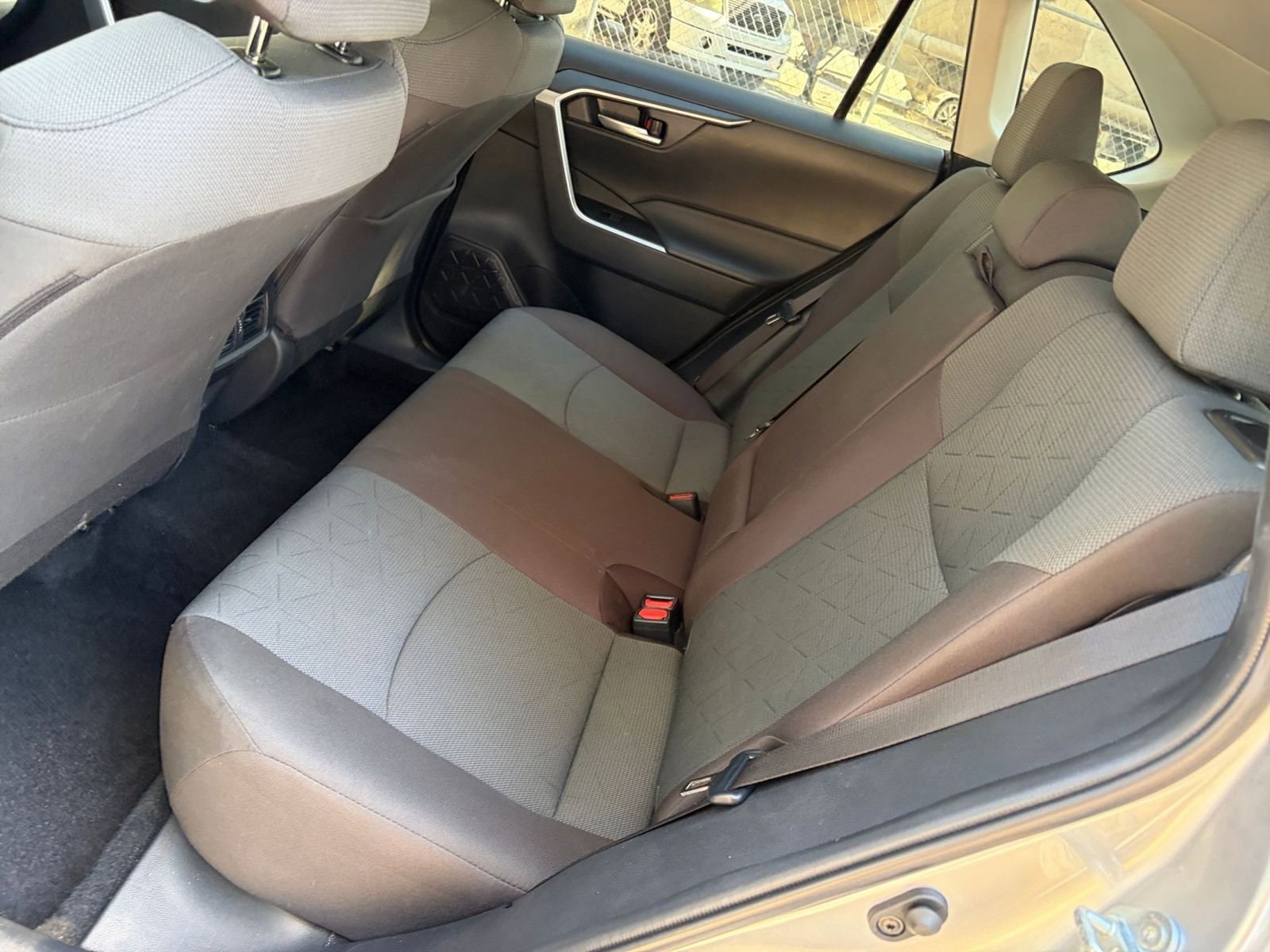 Thumbnail: 2025 Toyota RAV4 - 31