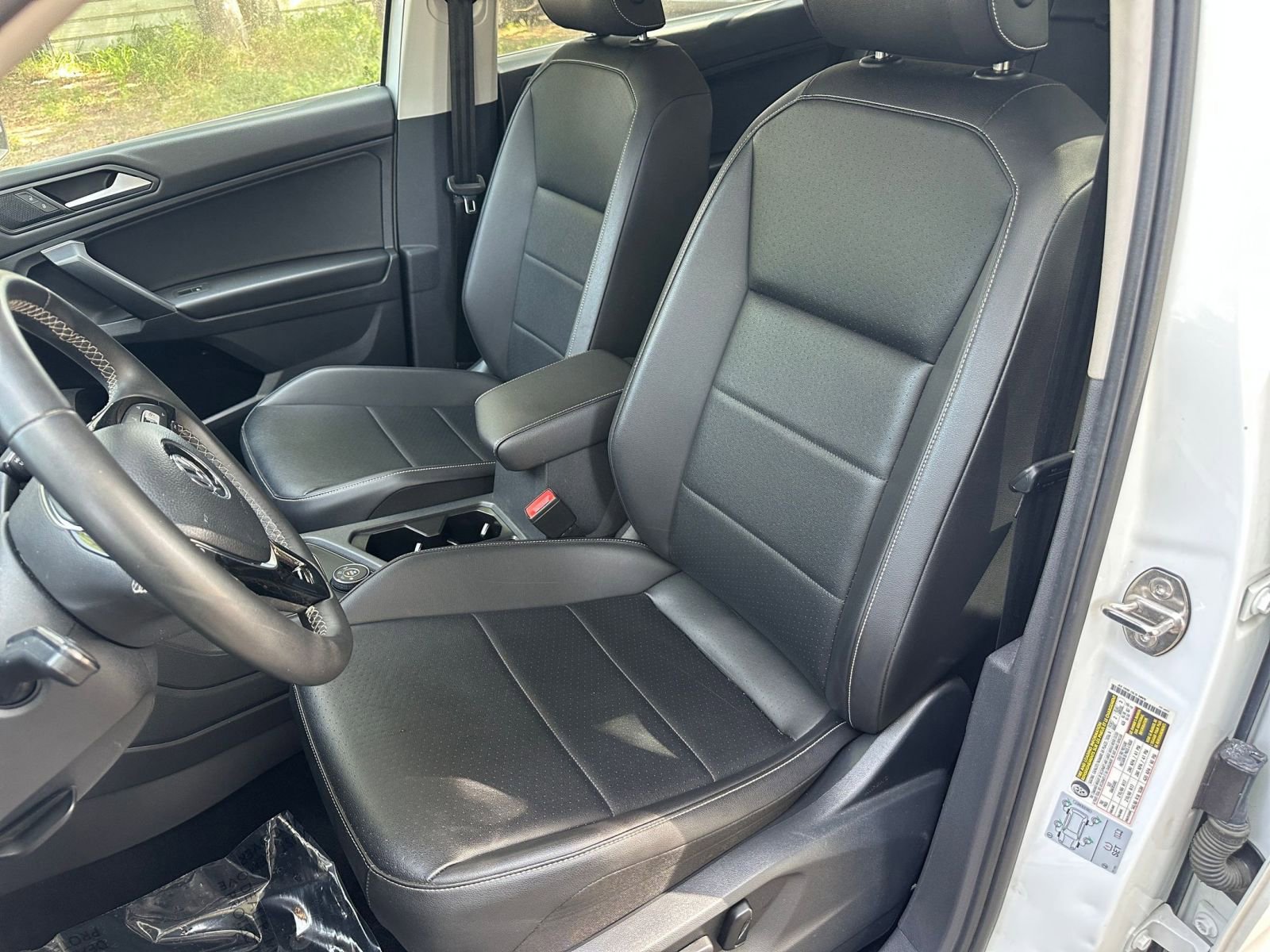 Thumbnail: 2021 Volkswagen Tiguan - 21