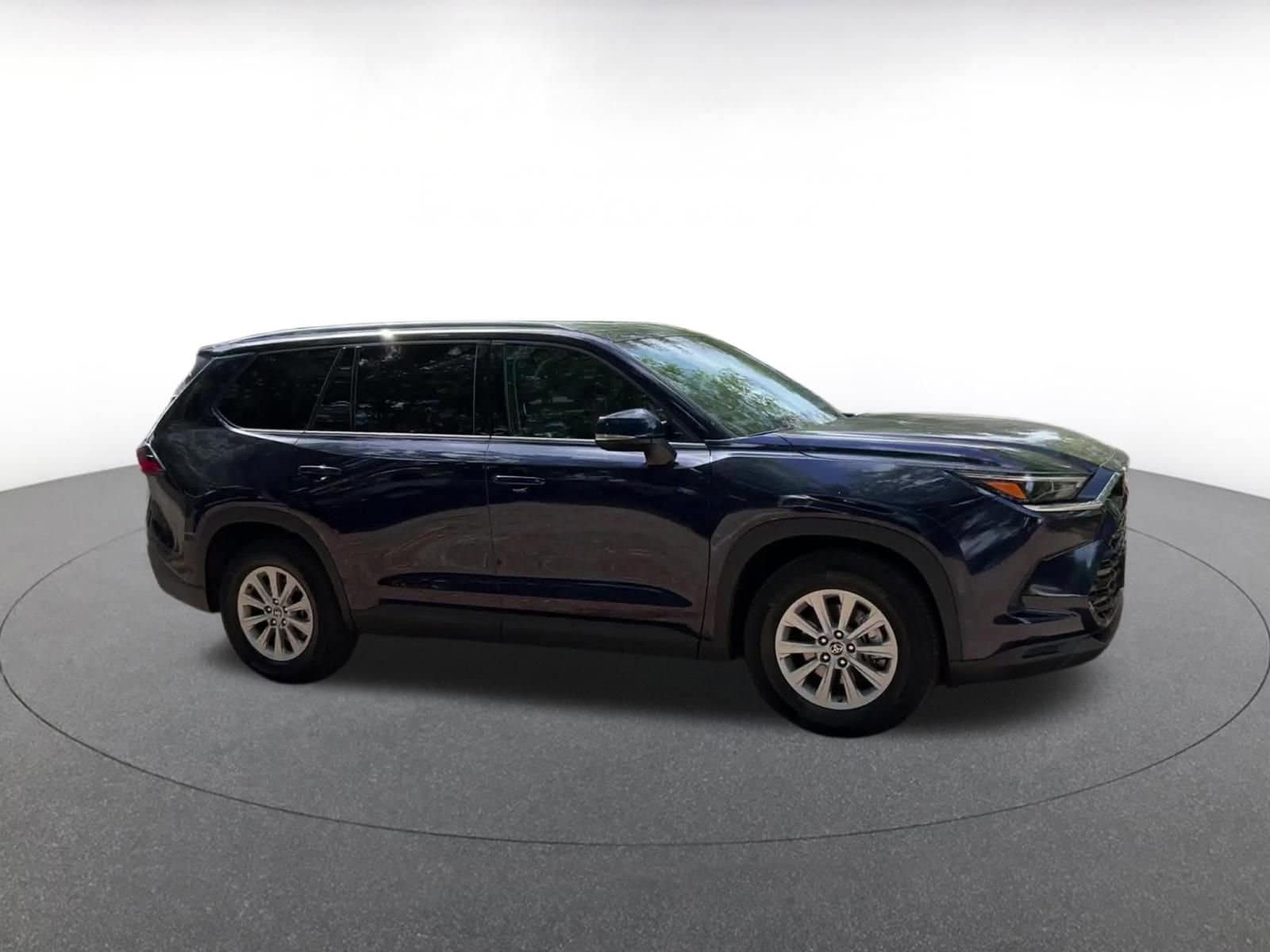 Thumbnail: 2025 Toyota Grand Highlander - 2