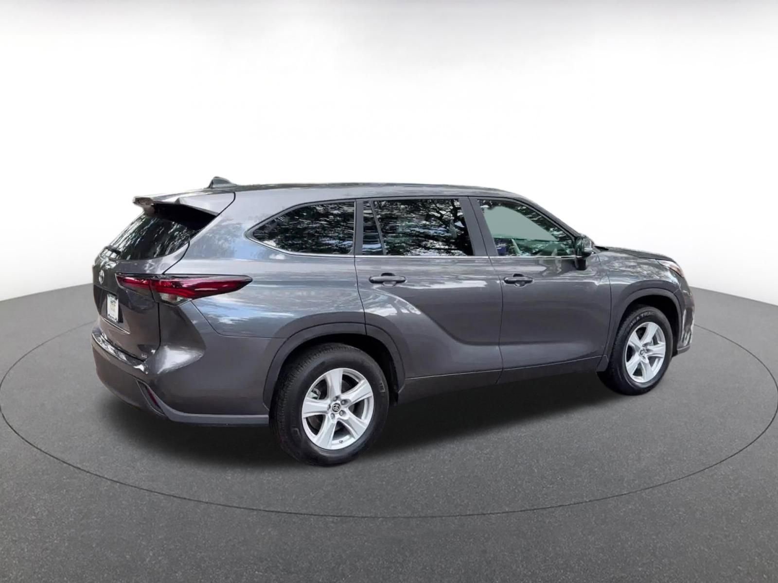 Thumbnail: 2025 Toyota Highlander - 15