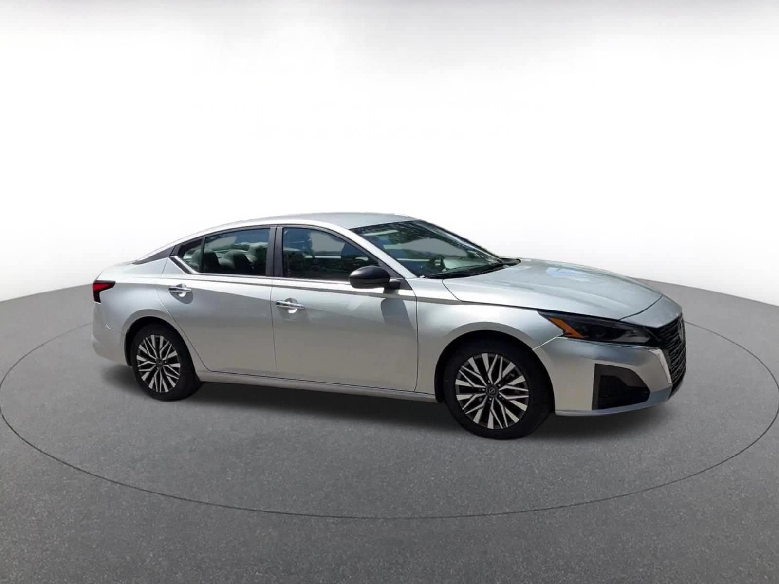 Thumbnail: 2025 Nissan Altima - 2
