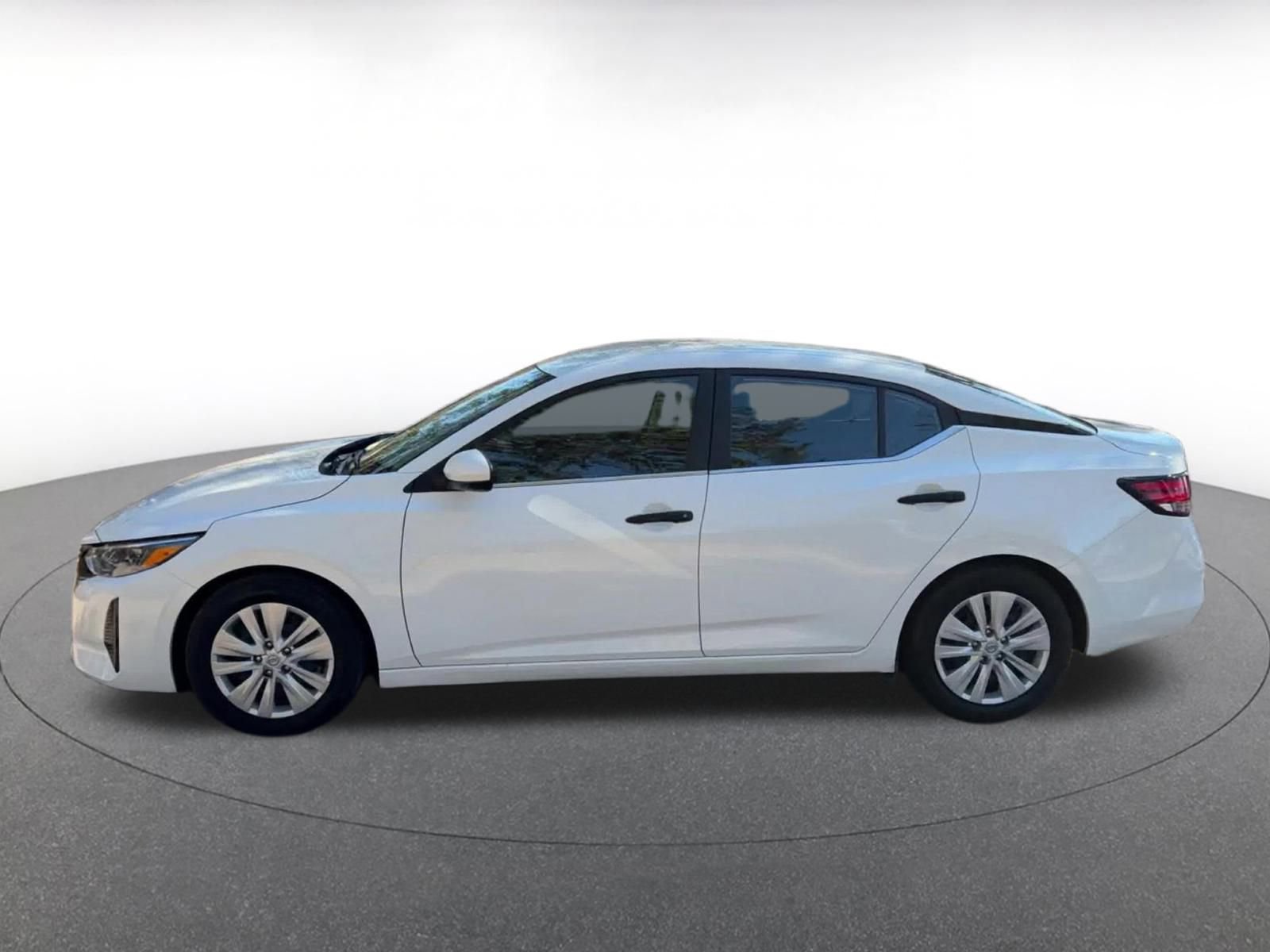 Thumbnail: 2025 Nissan Sentra - 9