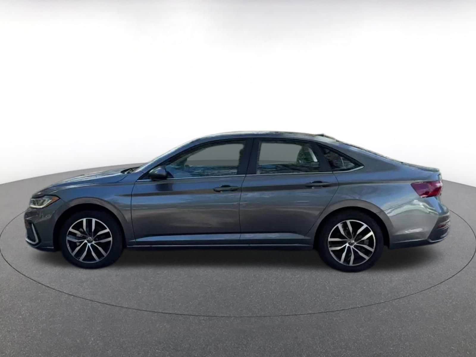 Thumbnail: 2025 Volkswagen Jetta - 9