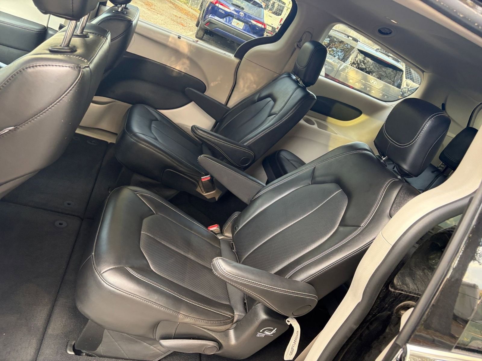 Thumbnail: 2024 Chrysler Pacifica - 22