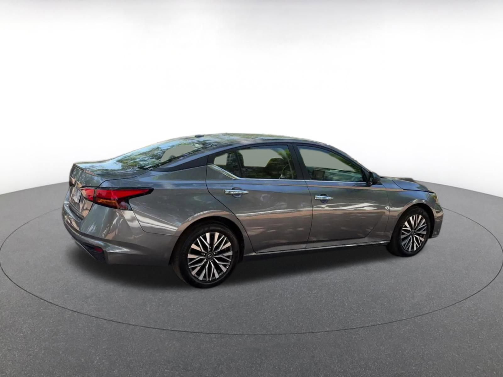 Thumbnail: 2025 Nissan Altima - 15