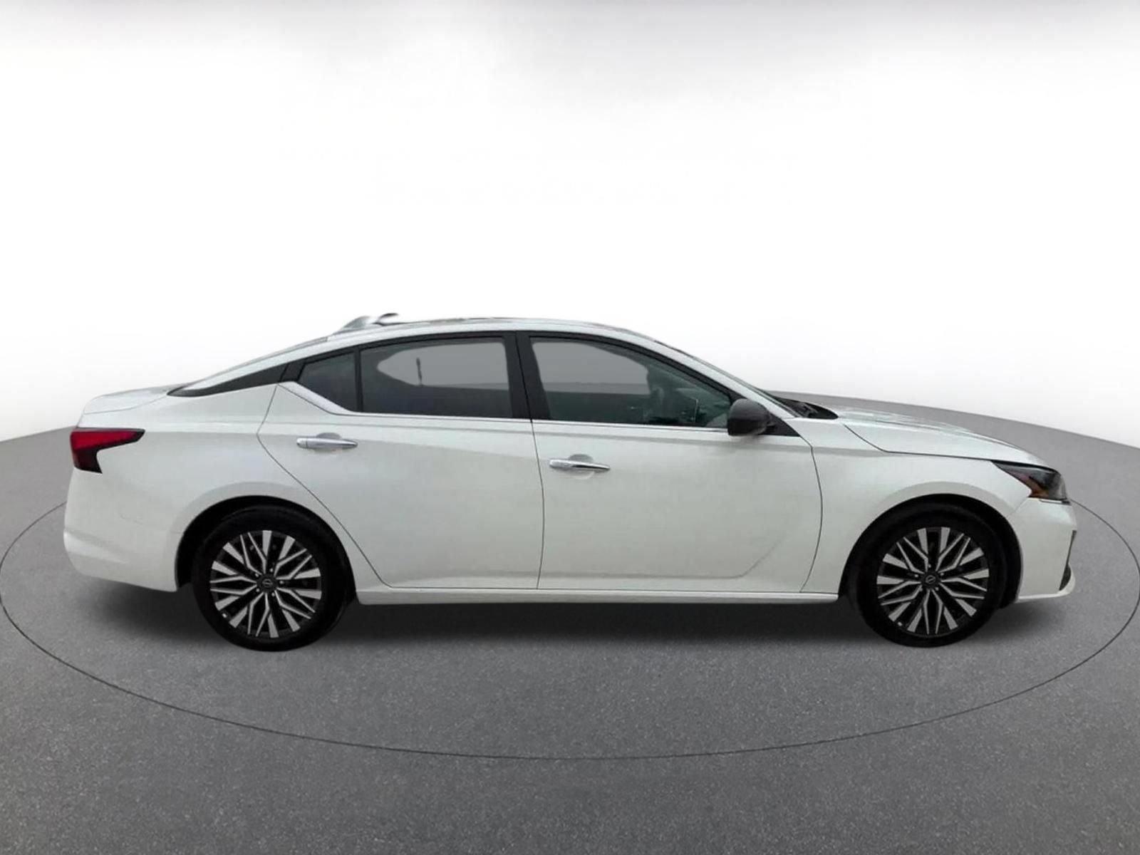 Thumbnail: 2025 Nissan Altima - 16