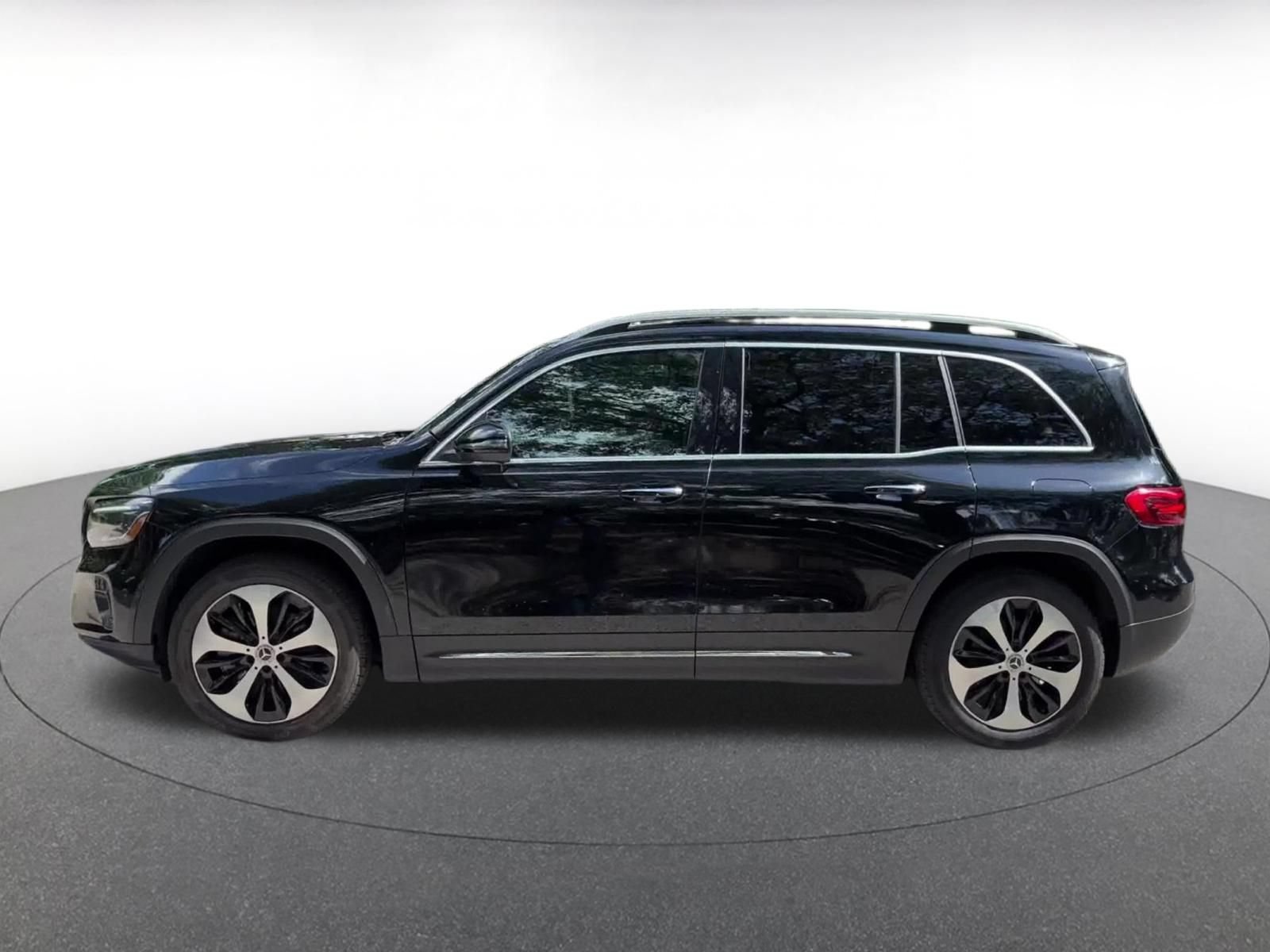 Thumbnail: 2025 Mercedes-Benz GLB - 9