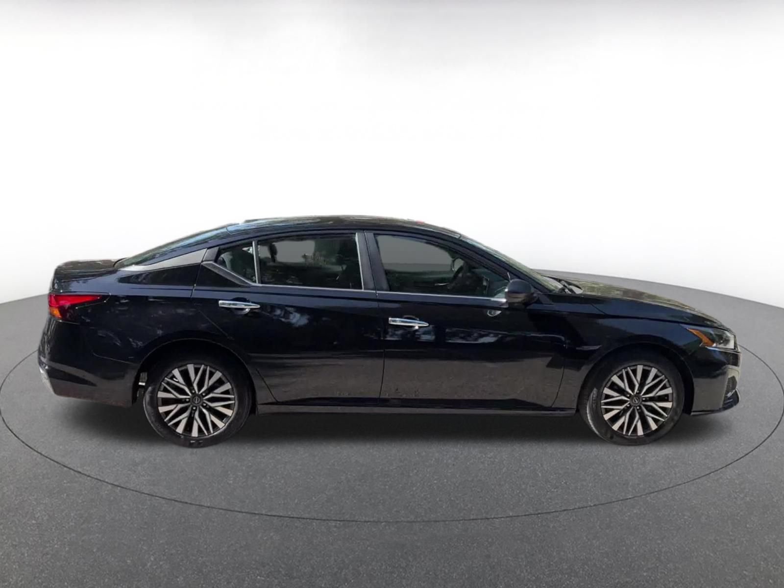 Thumbnail: 2025 Nissan Altima - 13