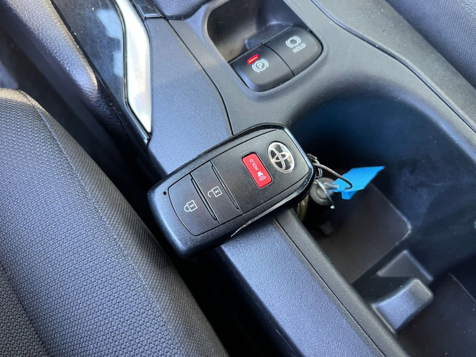 Thumbnail: 2025 Toyota Corolla Cross - 18