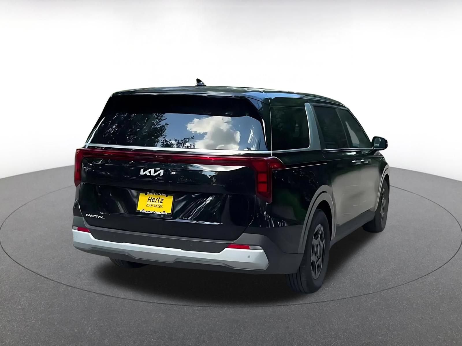 Thumbnail: 2026 Kia Carnival - 14