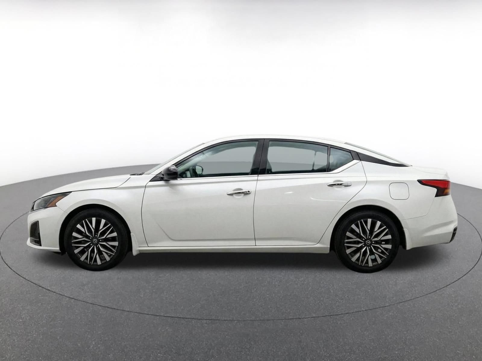 Thumbnail: 2025 Nissan Altima - 4