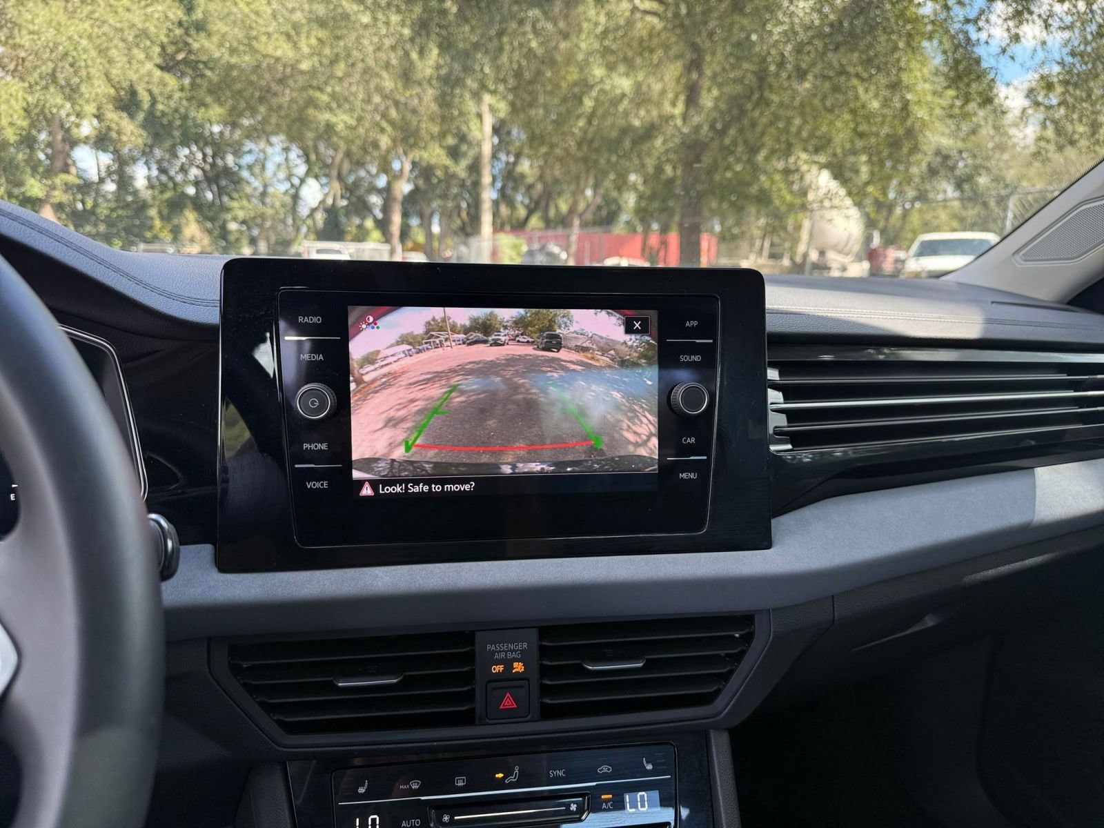 Thumbnail: 2025 Volkswagen Jetta - 17