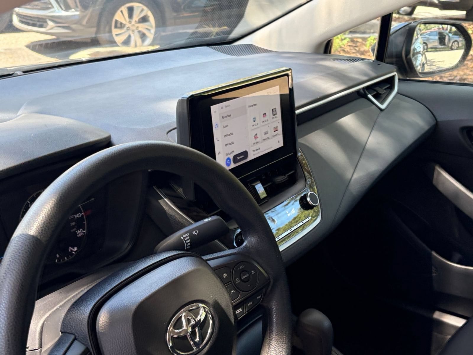 Thumbnail: 2025 Toyota Corolla - 33