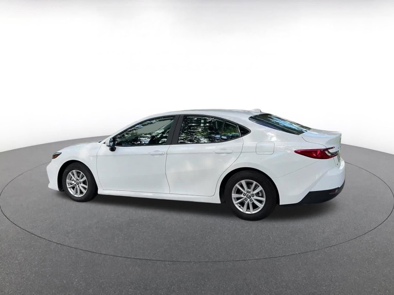 Thumbnail: 2025 Toyota Camry - 10