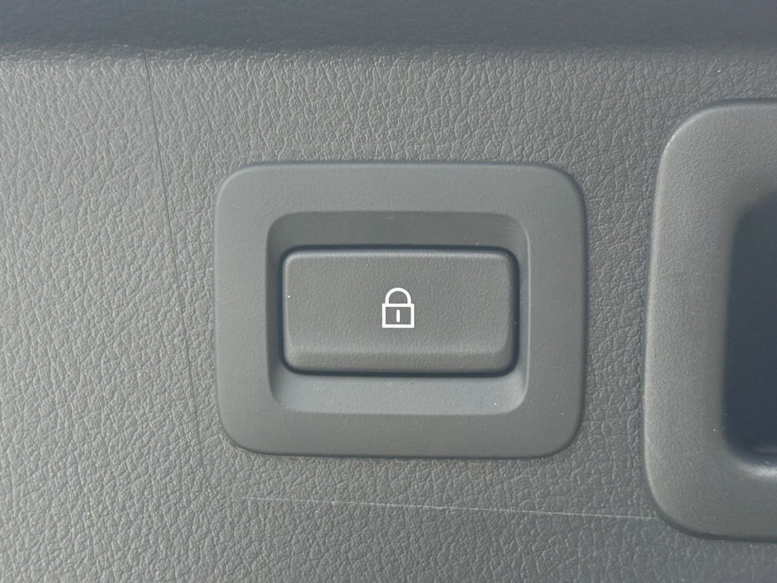 Thumbnail: 2025 Mazda CX-50 - 20