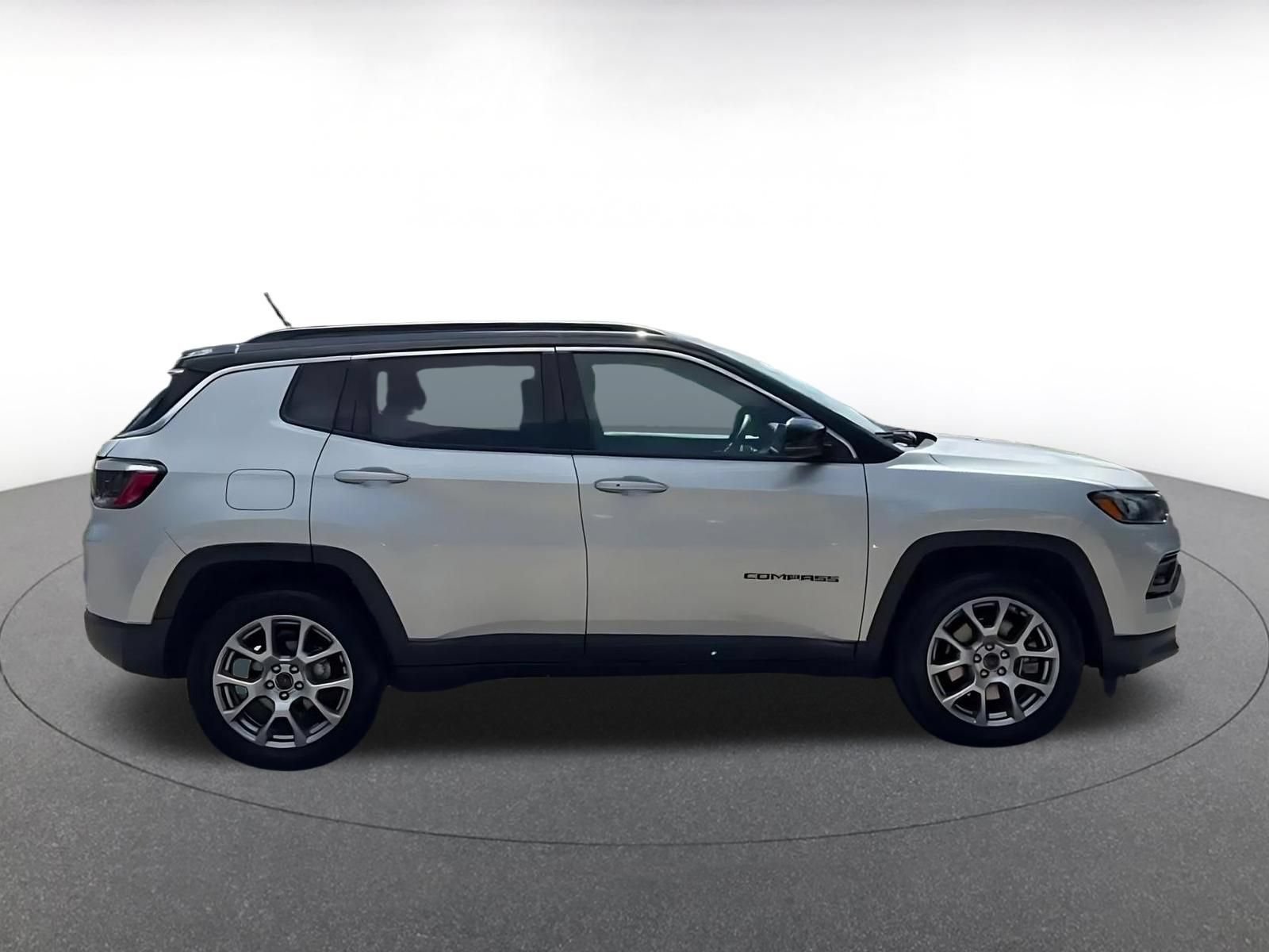 Thumbnail: 2025 Jeep Compass - 17