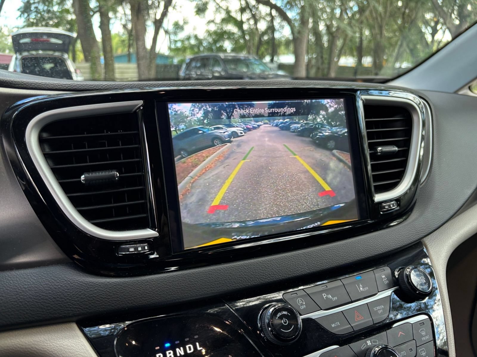Thumbnail: 2024 Chrysler Pacifica - 26