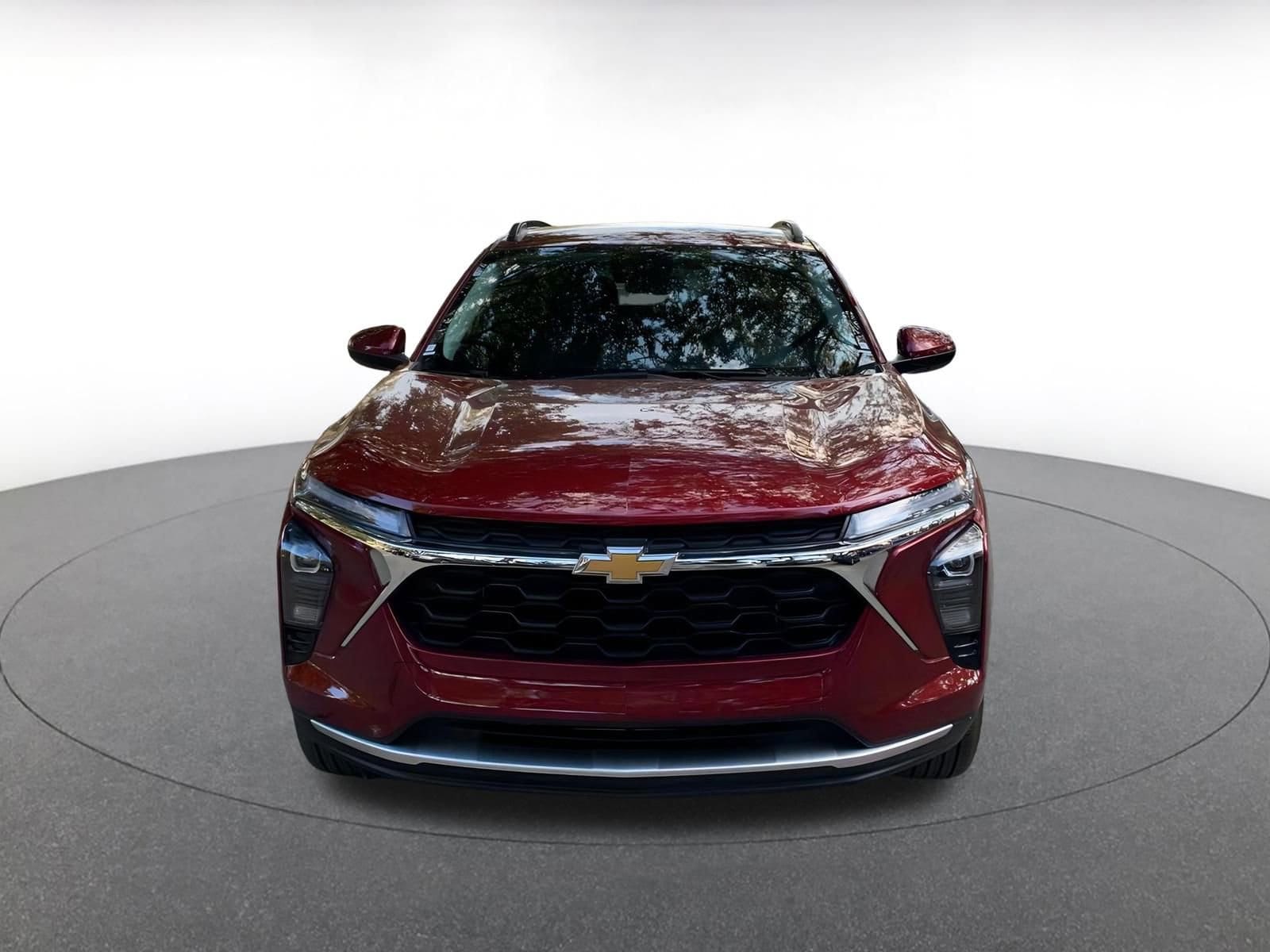 Thumbnail: 2025 Chevrolet Trax - 2