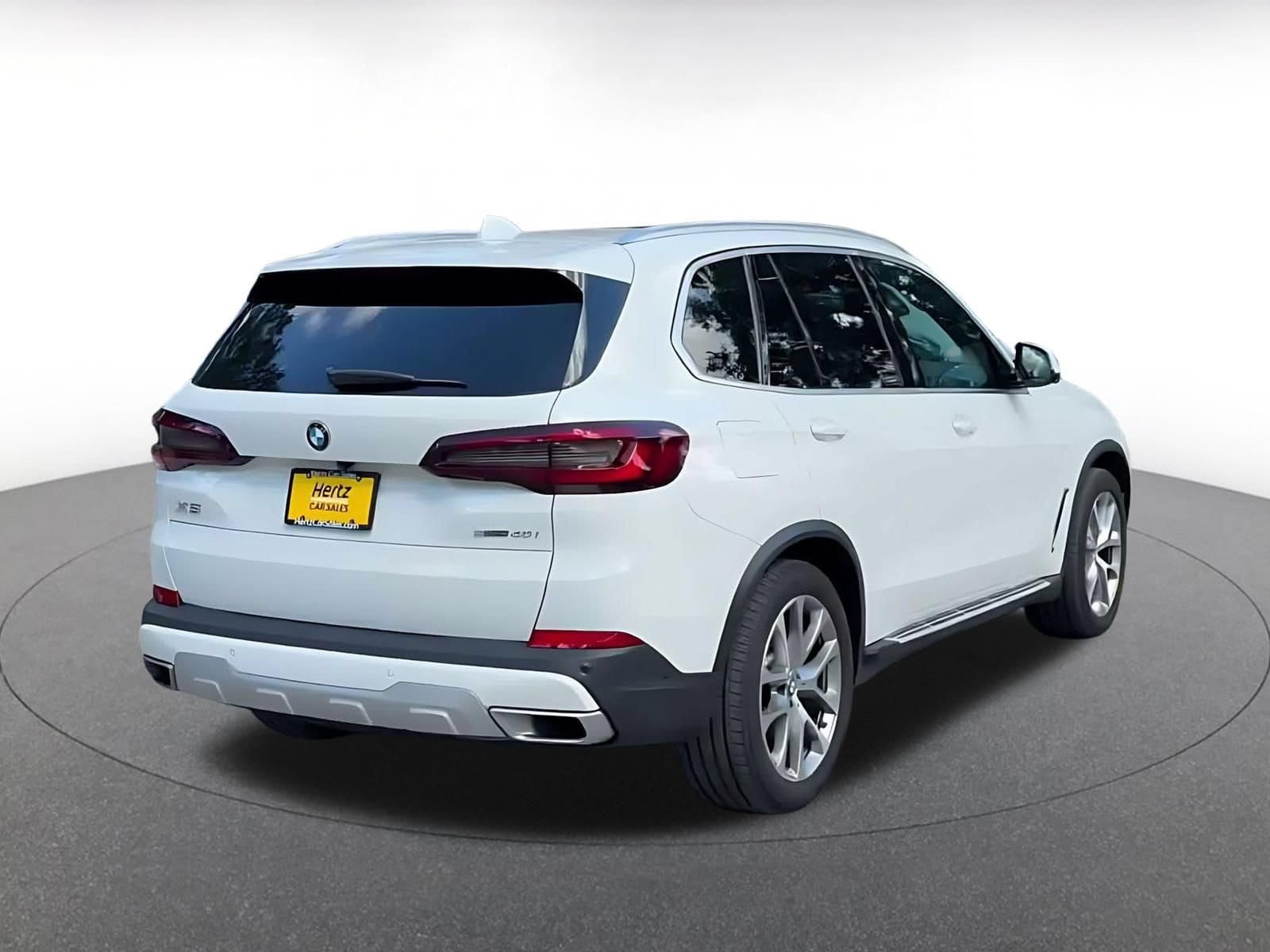 Thumbnail: 2023 BMW X5 - 13