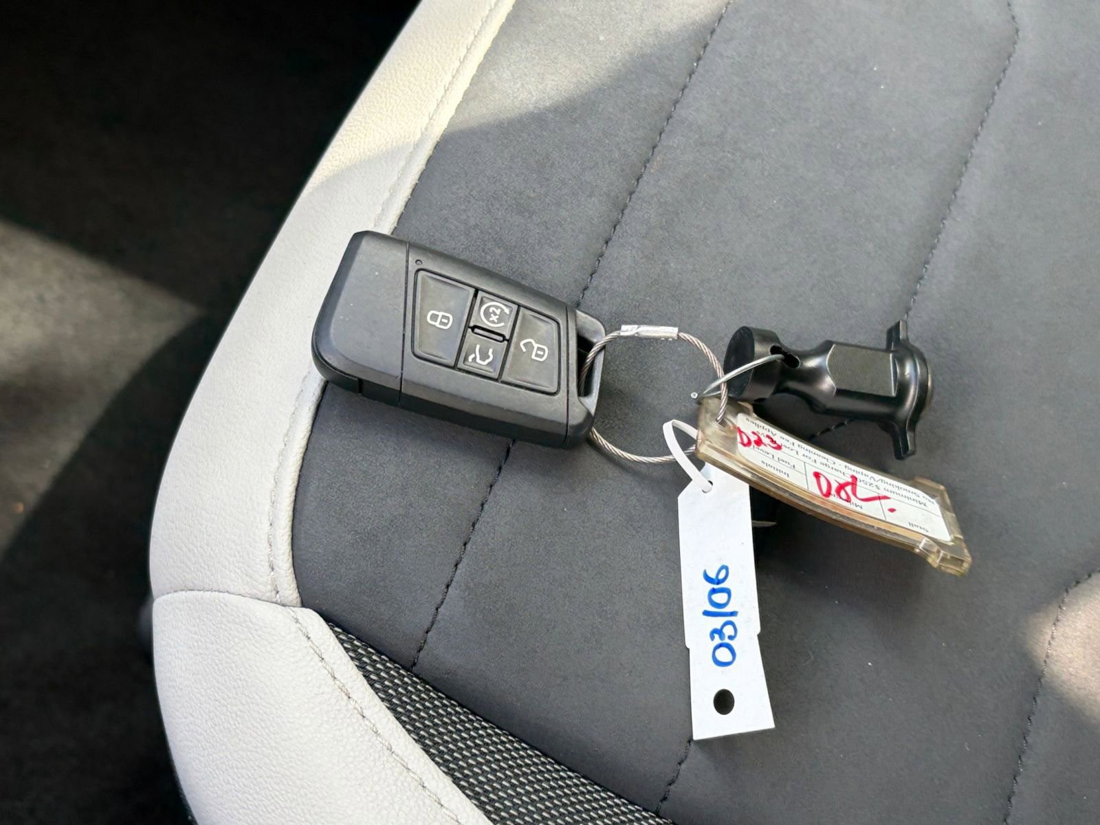 Thumbnail: 2025 Volkswagen Taos - 20