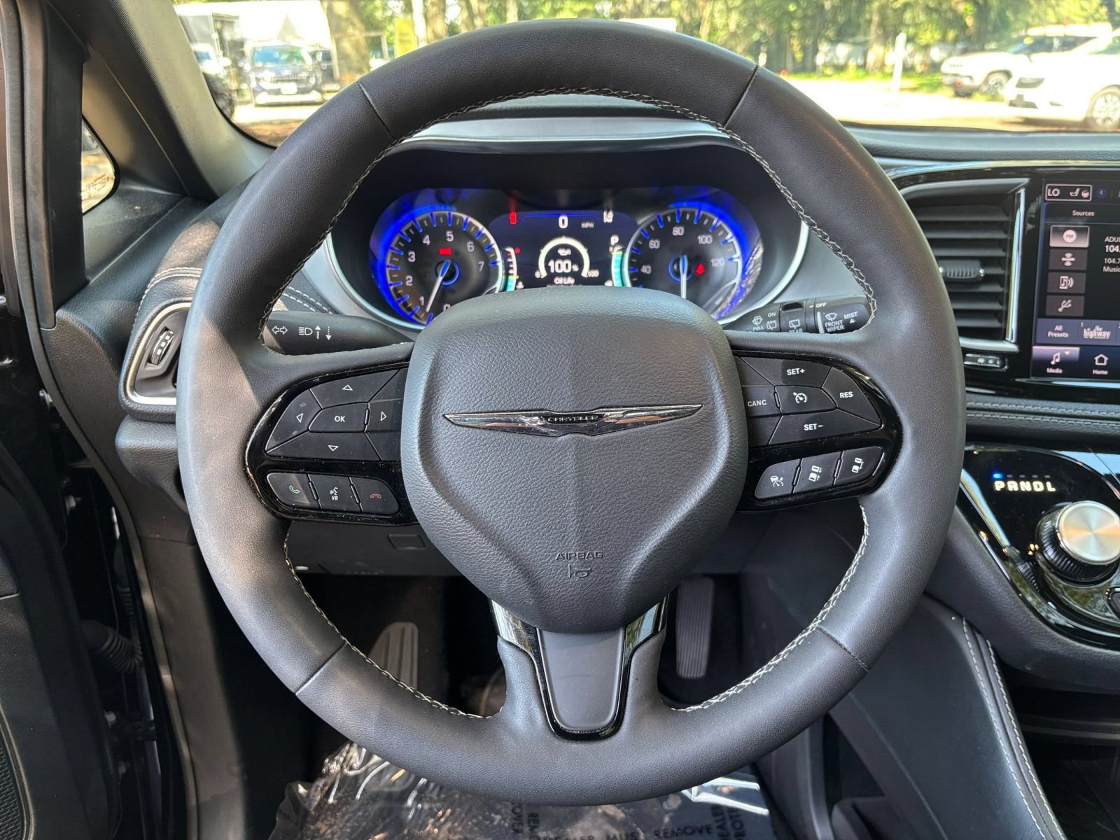 Thumbnail: 2025 Chrysler Pacifica - 30