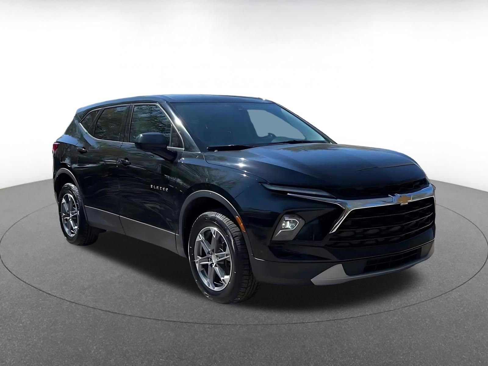 Thumbnail: 2024 Chevrolet Blazer - 3