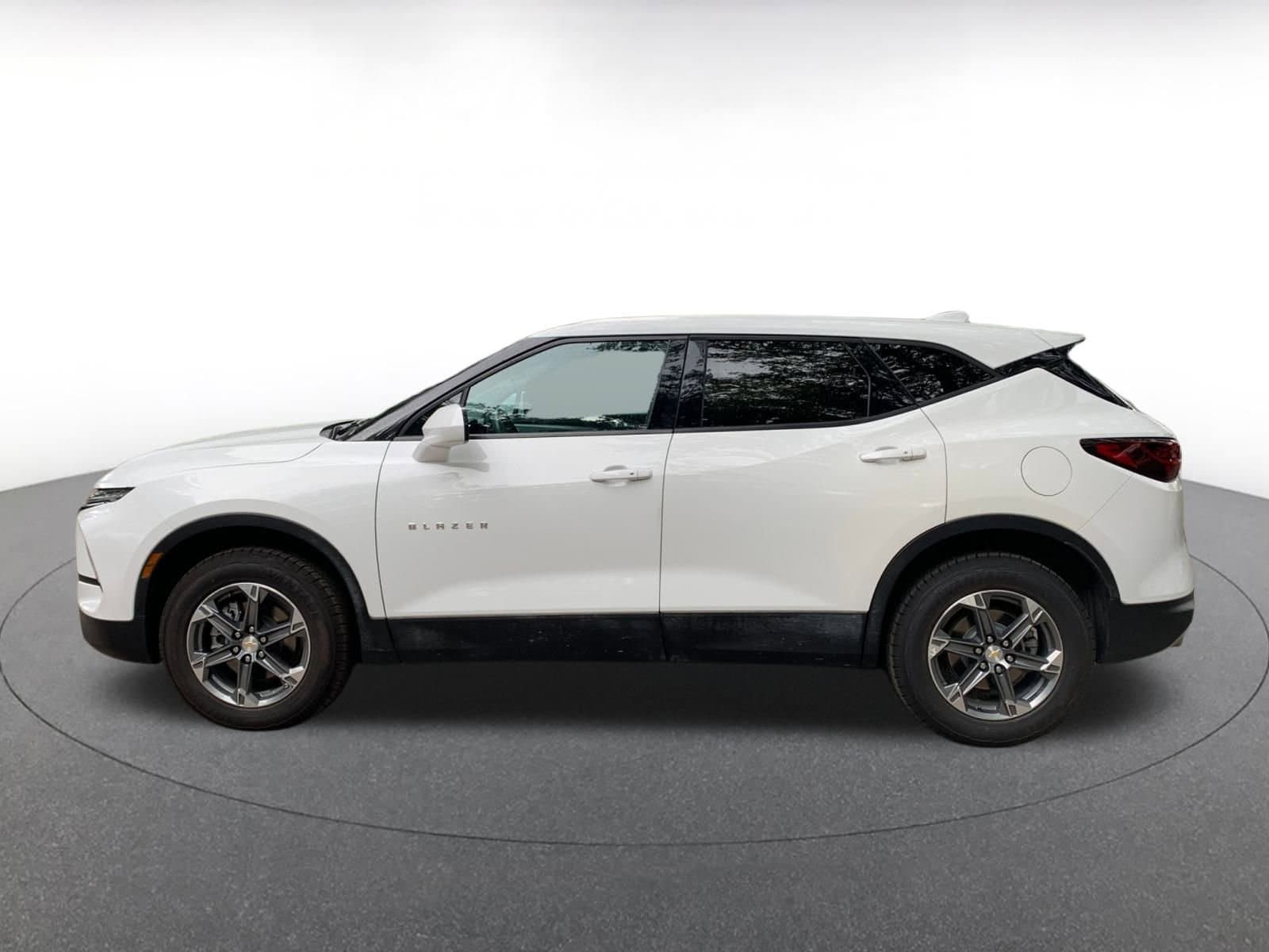 Thumbnail: 2023 Chevrolet Blazer - 4