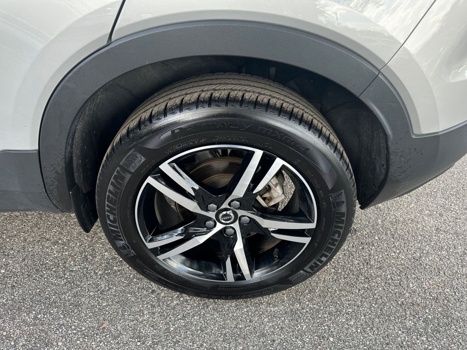 Thumbnail: 2024 Volvo XC40 - 23