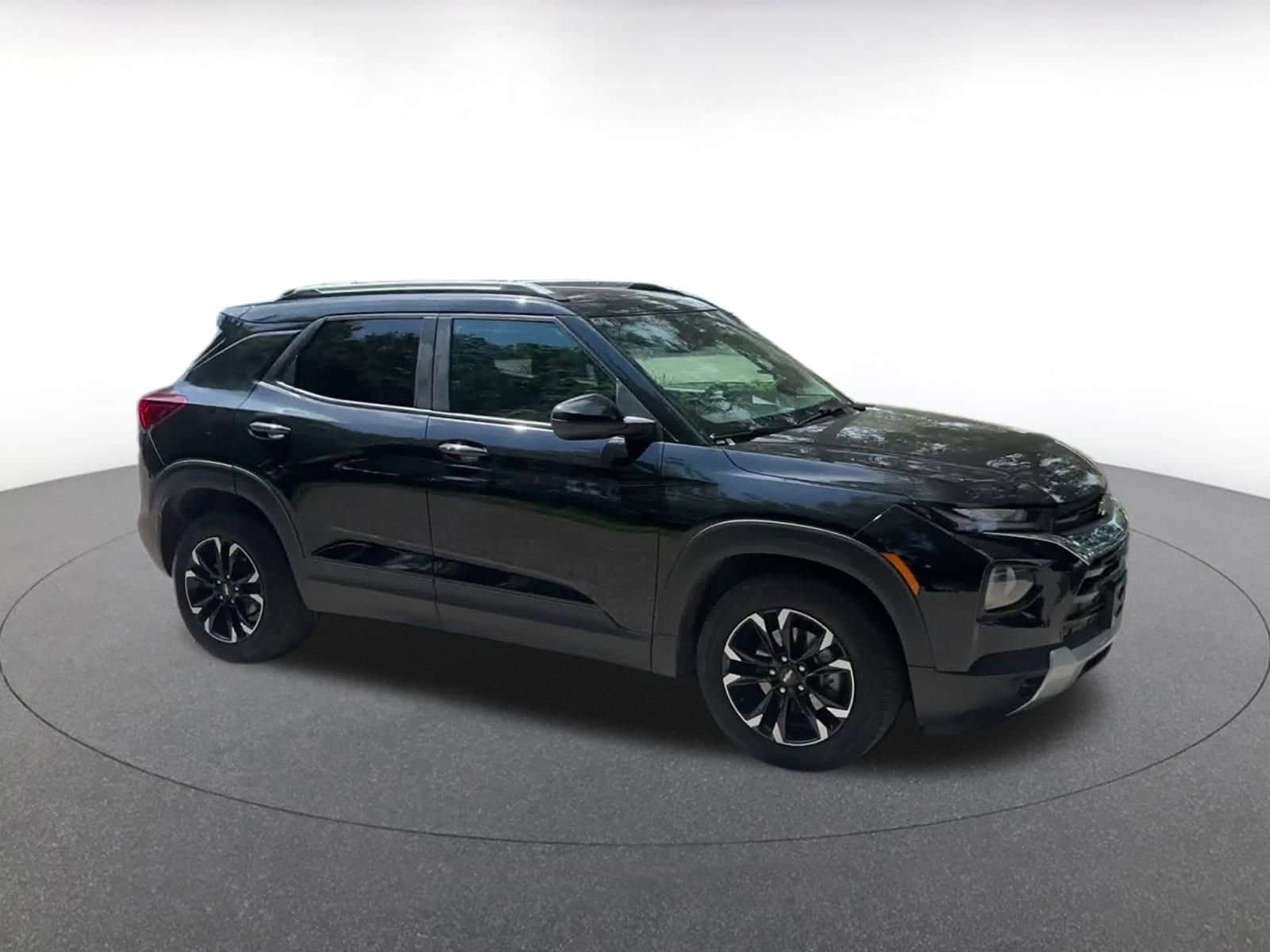 Thumbnail: 2023 Chevrolet TrailBlazer - 2