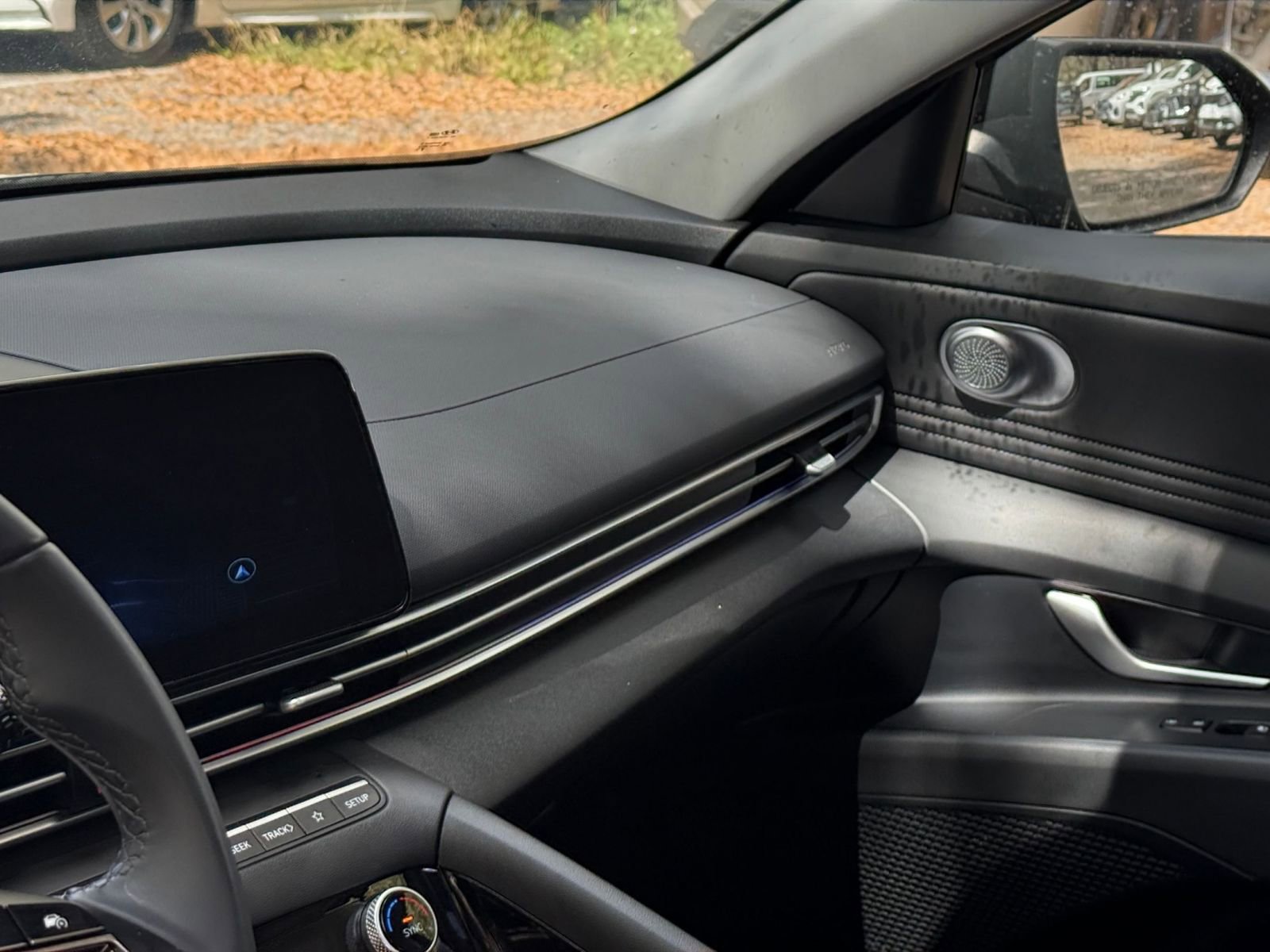 Thumbnail: 2025 Hyundai Elantra - 32