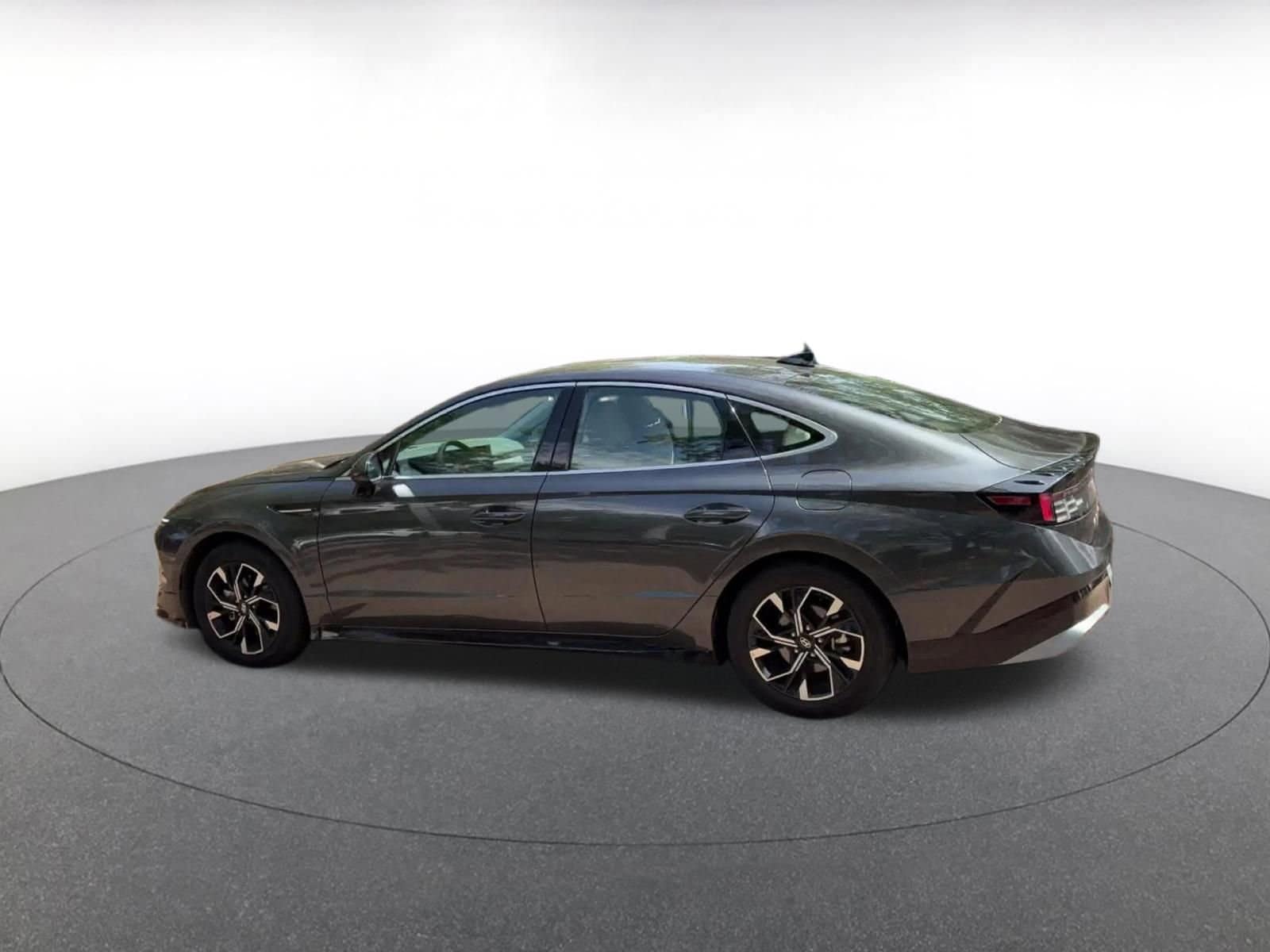 Thumbnail: 2025 Hyundai Sonata - 10