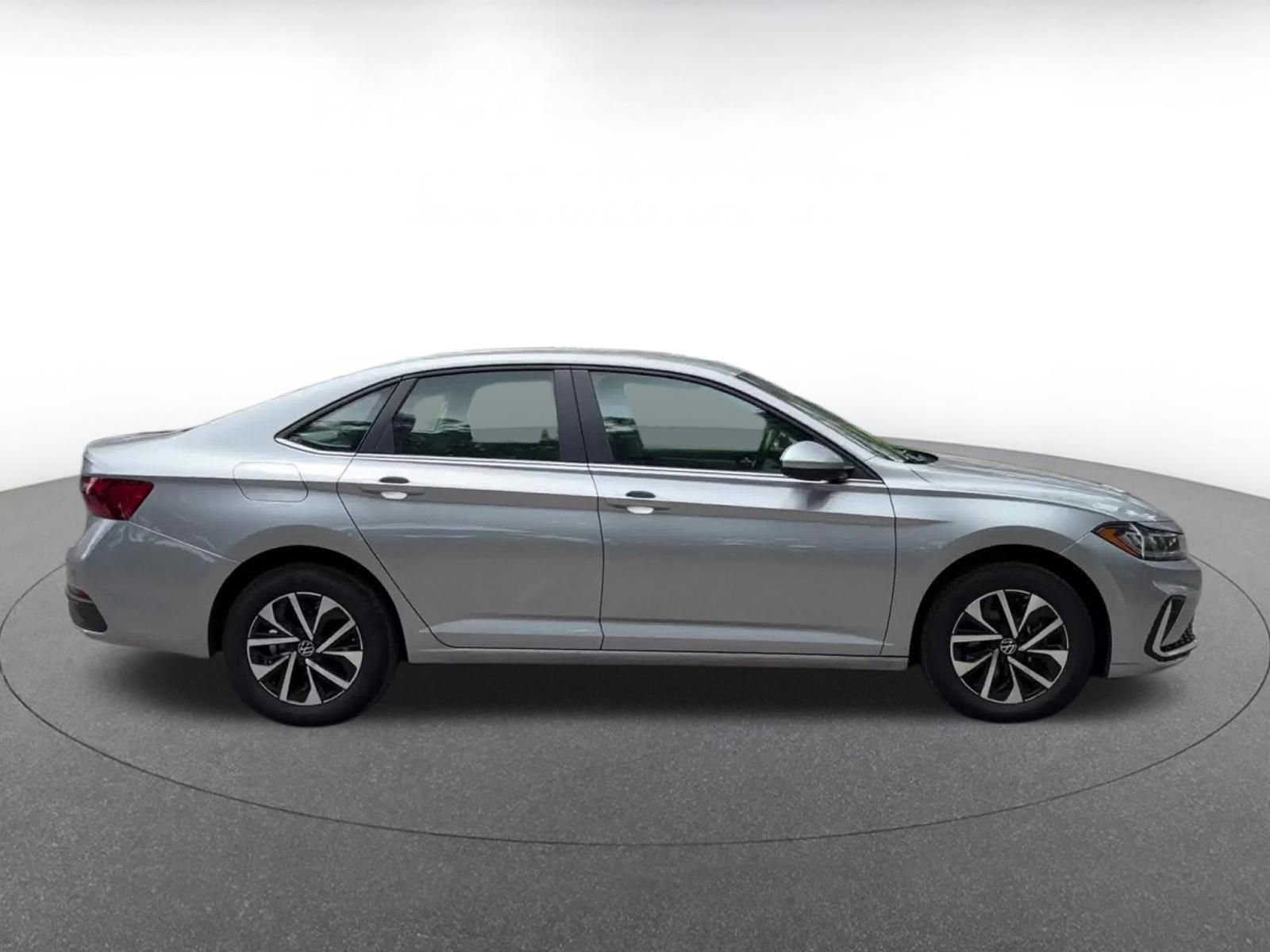 Thumbnail: 2025 Volkswagen Jetta - 16