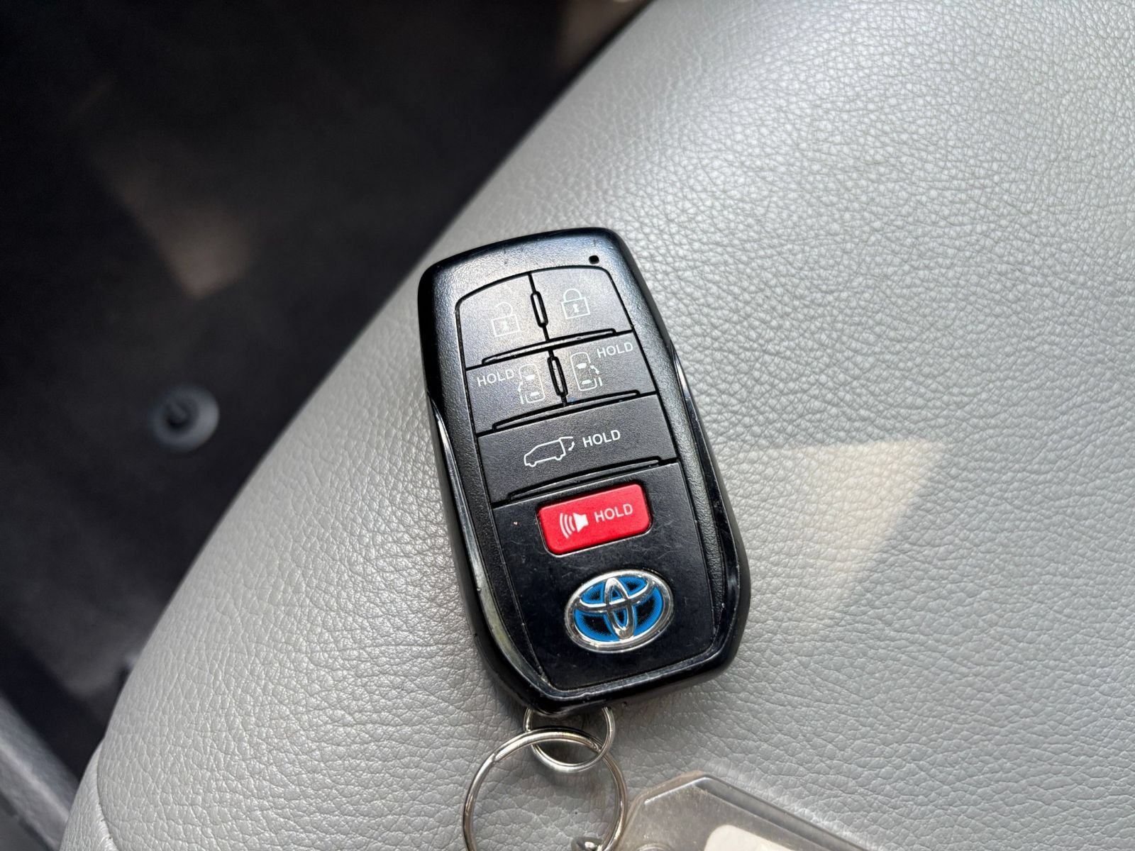 Thumbnail: 2025 Toyota Sienna - 21
