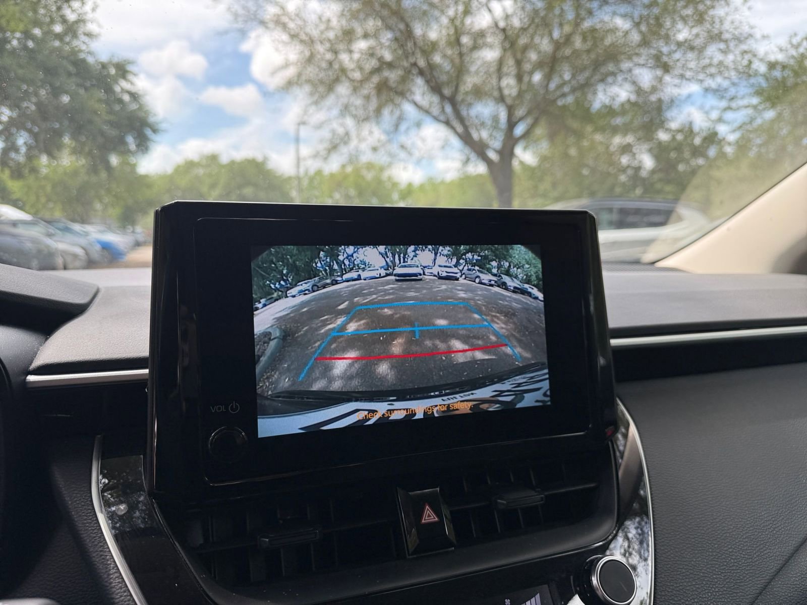 Thumbnail: 2025 Toyota Corolla - 18