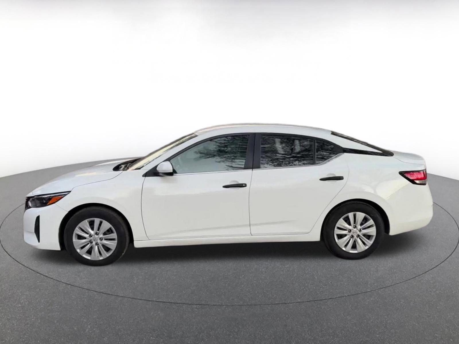 Thumbnail: 2025 Nissan Sentra - 9