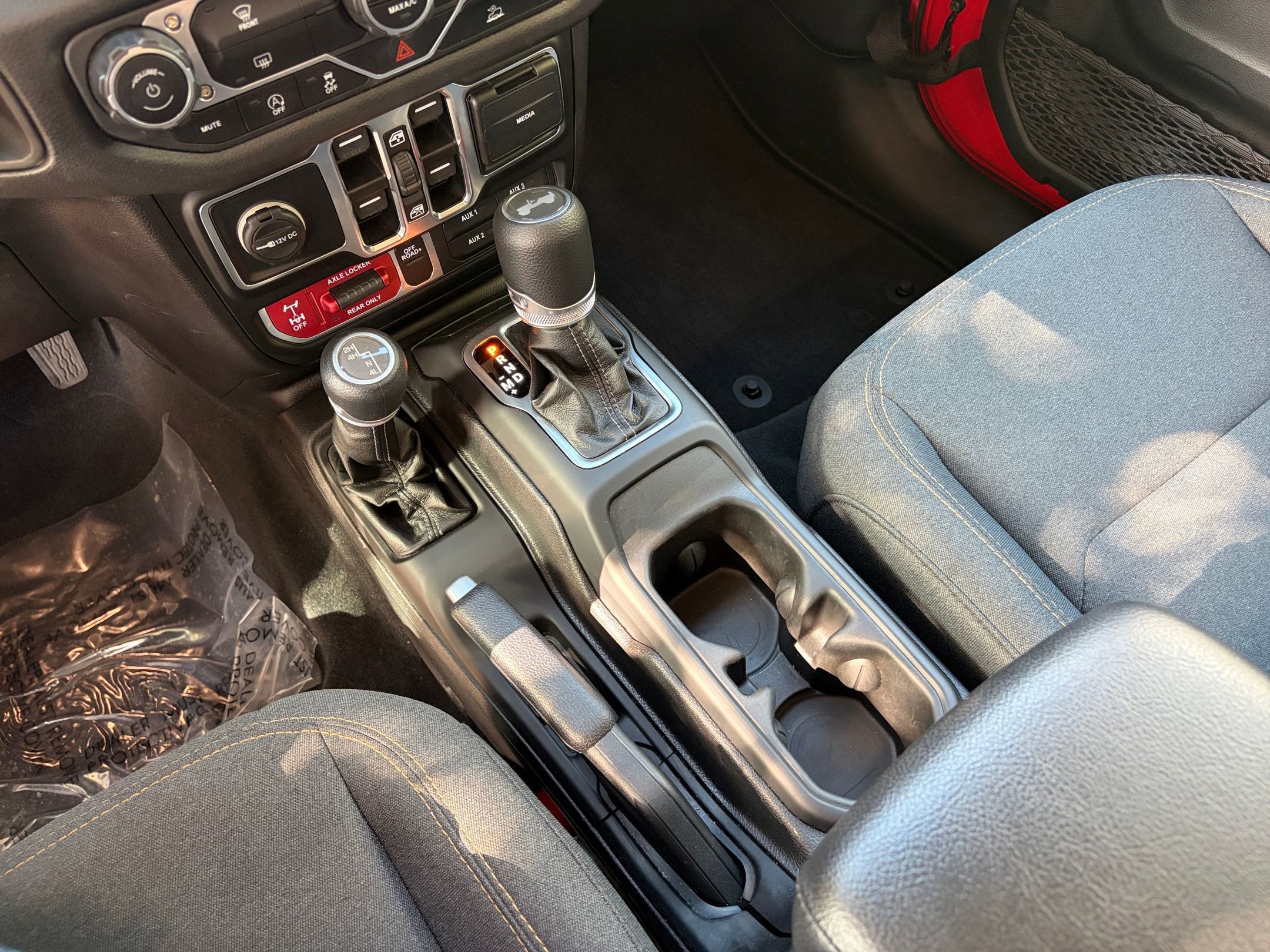 Thumbnail: 2025 Jeep Wrangler - 35