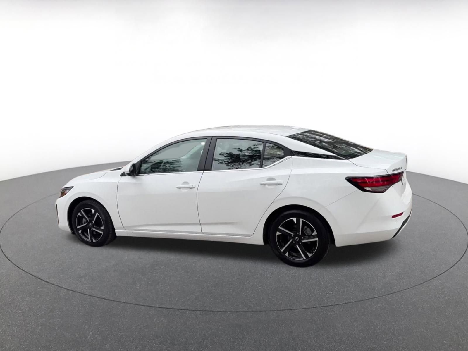 Thumbnail: 2025 Nissan Sentra - 10